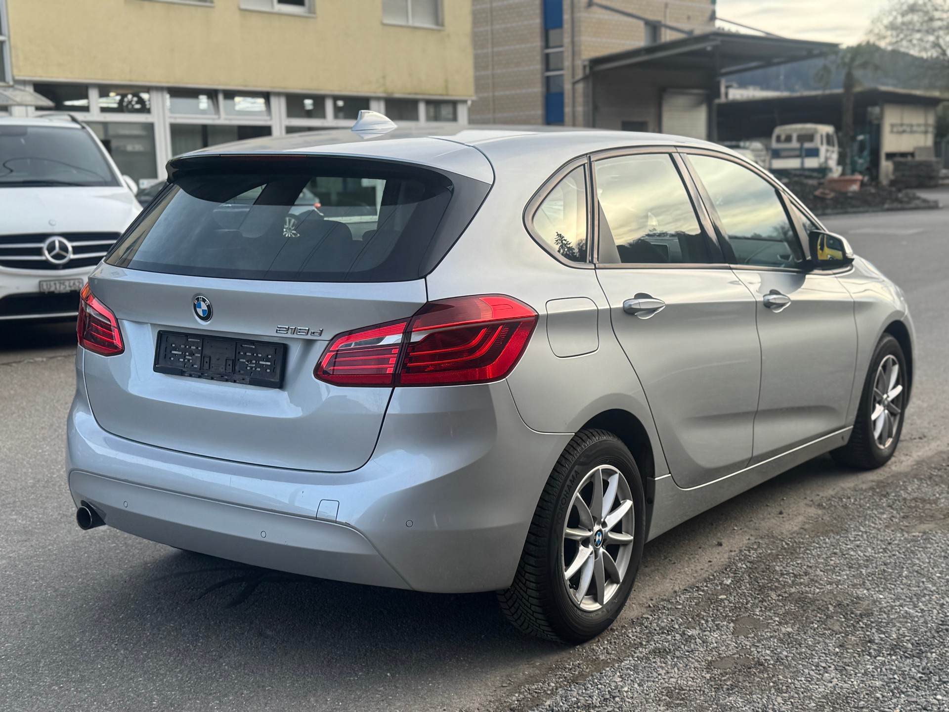 BMW 218d Active Tourer Steptronic-image-4
