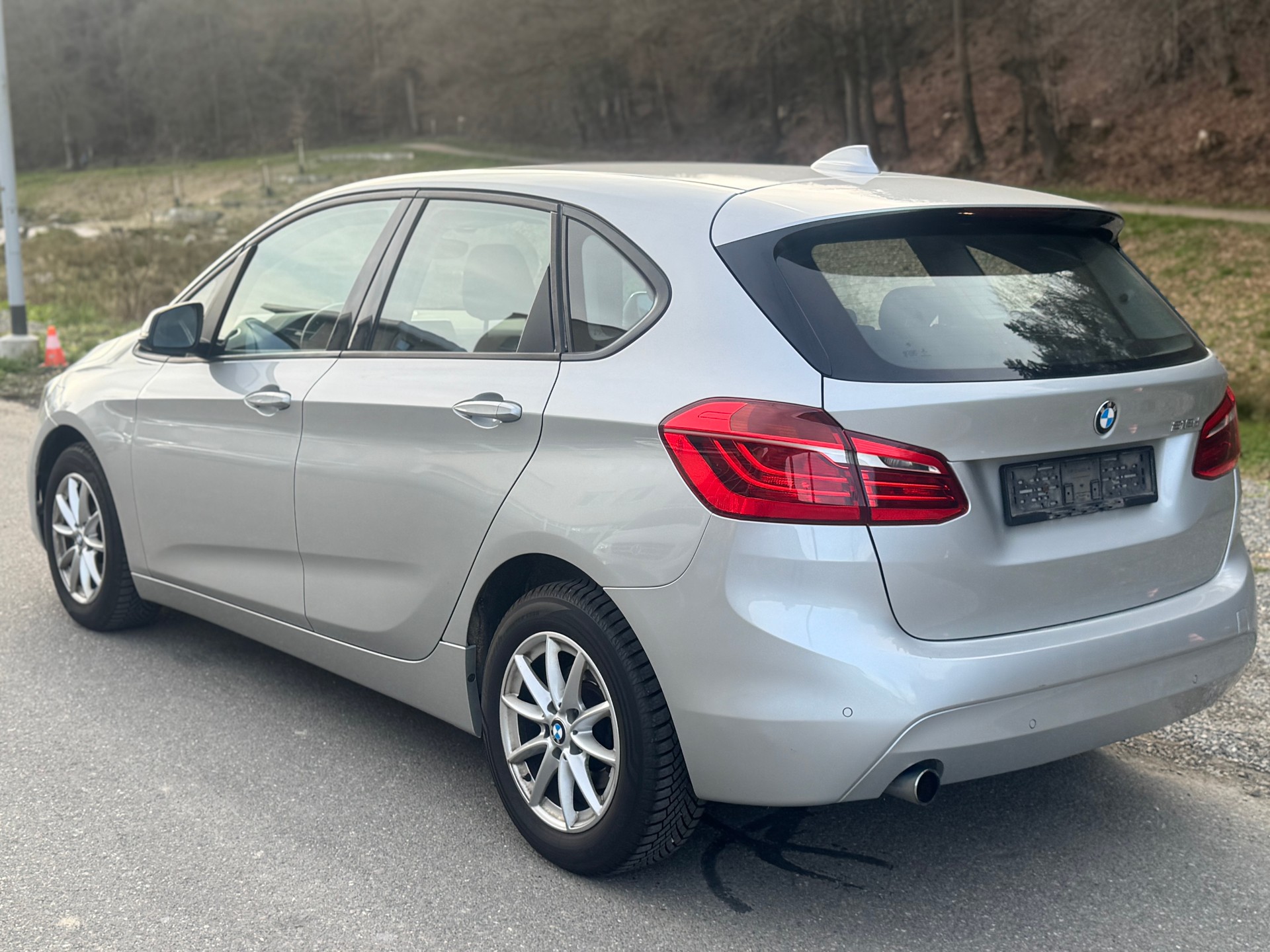 BMW 218d Active Tourer Steptronic-image-2