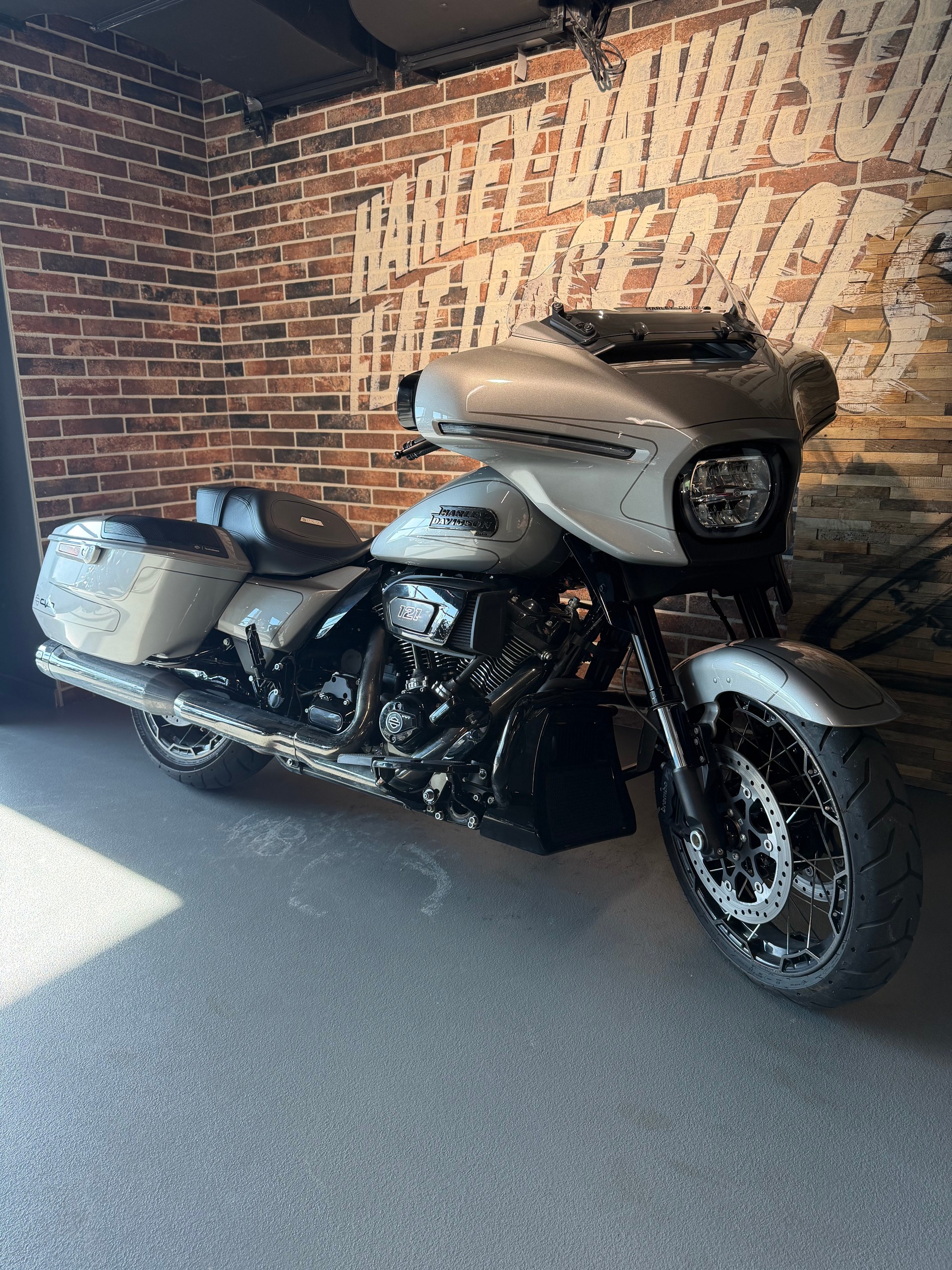 HARLEY-DAVIDSON FLHXSE Street Glide CVO 121-image-10