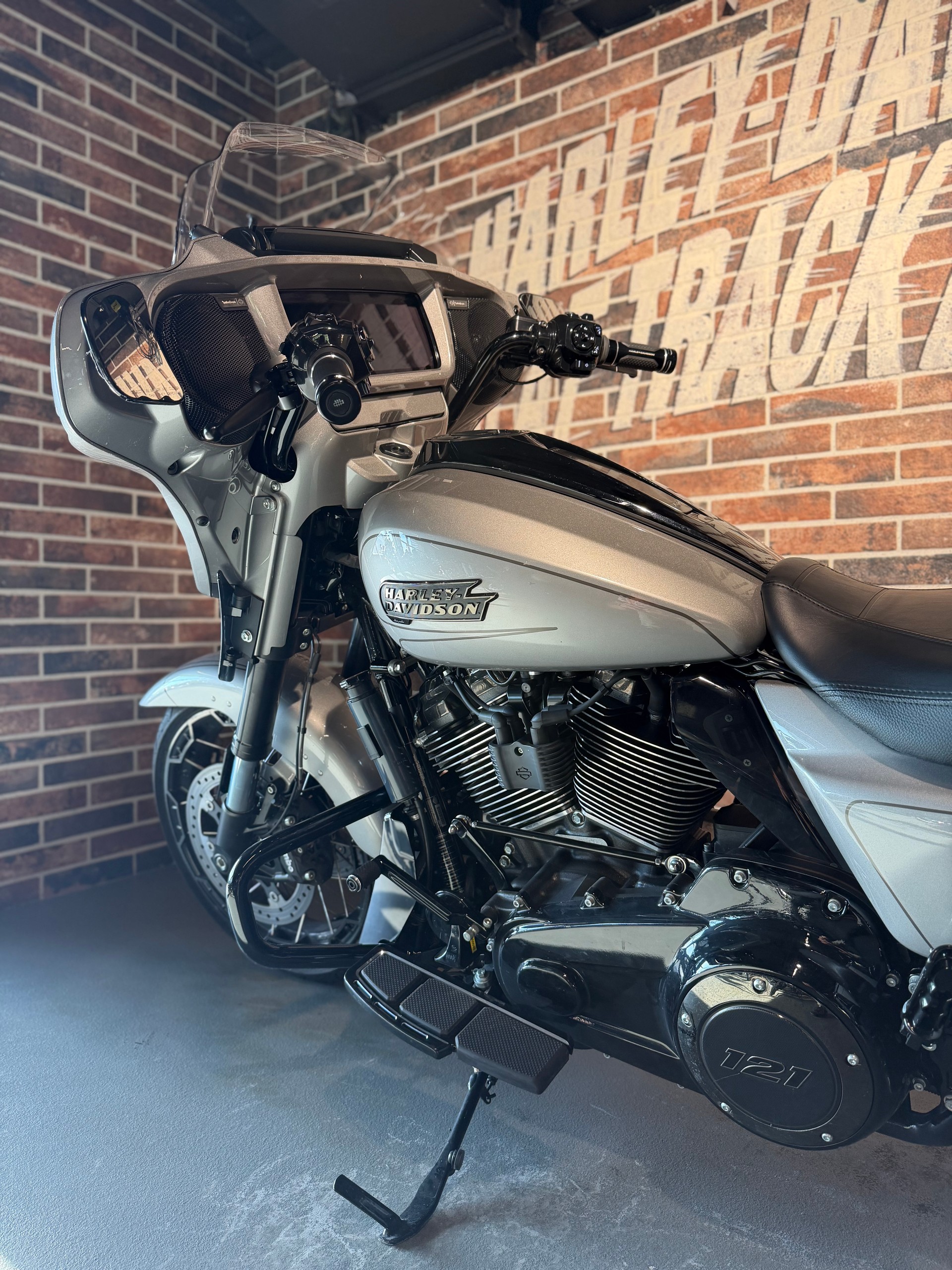 HARLEY-DAVIDSON FLHXSE Street Glide CVO 121-image-1