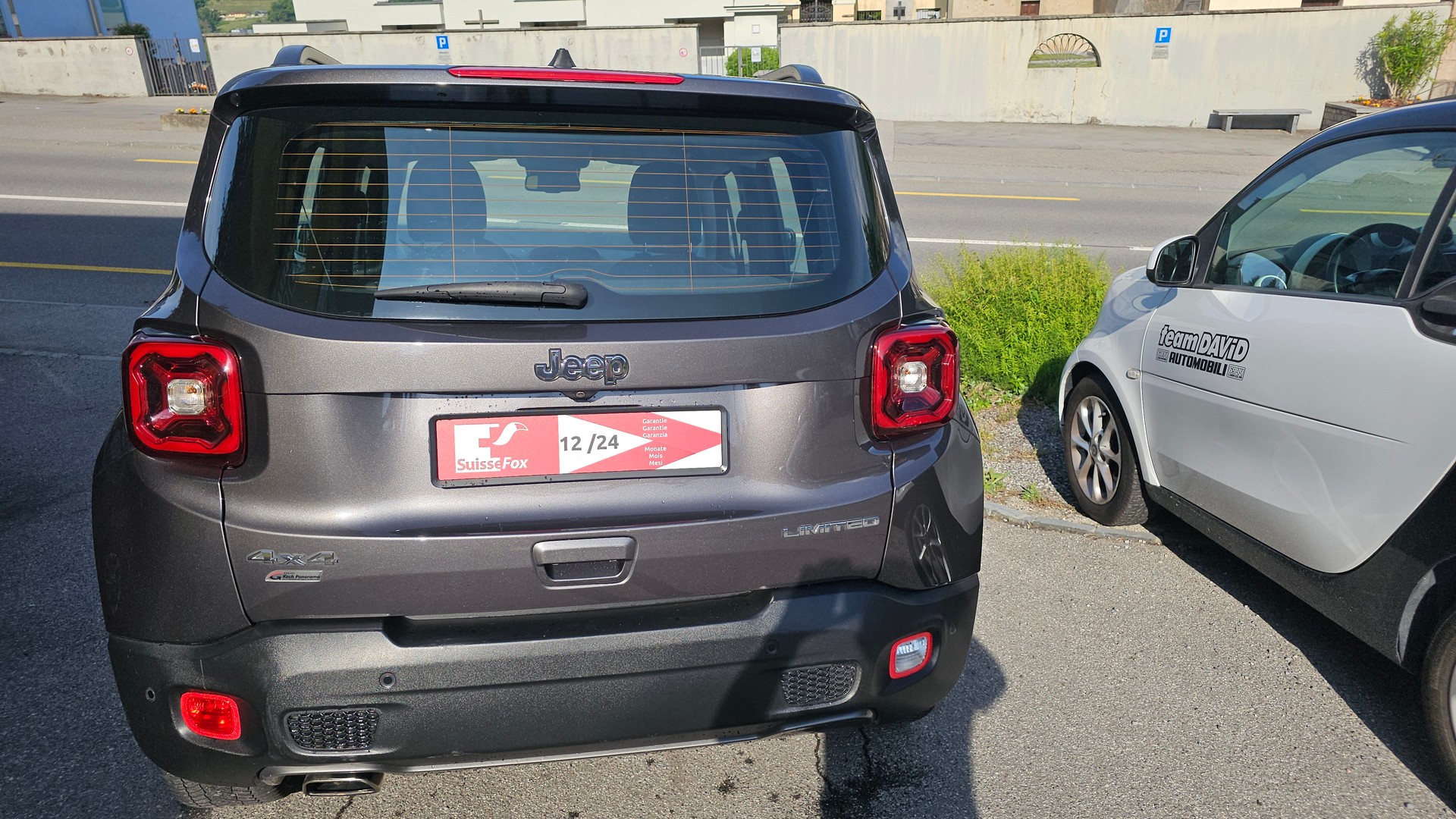 JEEP FREEDOM EDITION AWD-image-2