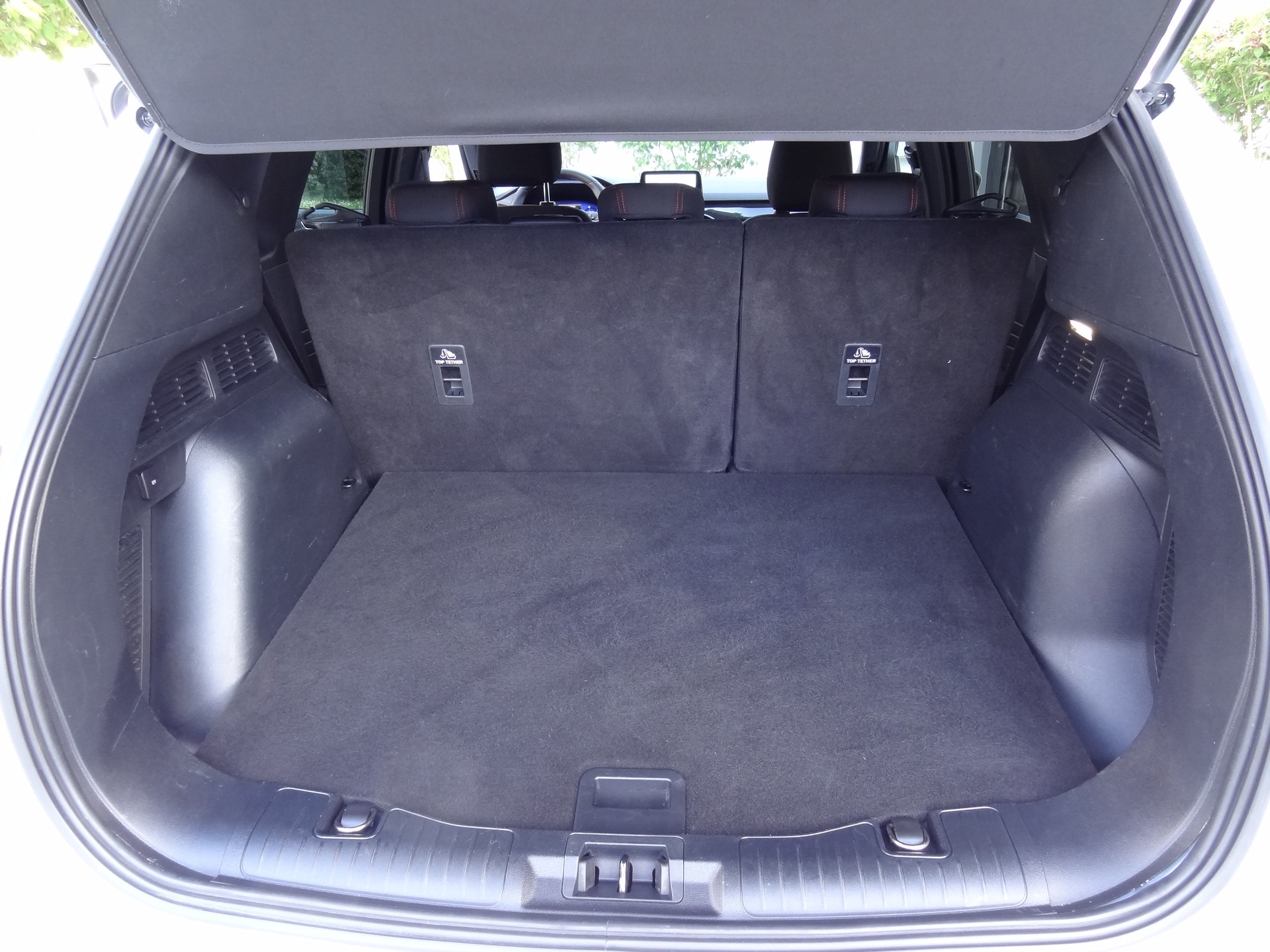 FORD Kuga 2.5 FHEV ST-Line X 4WD-image-9