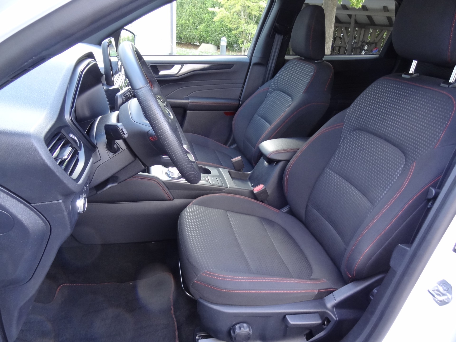 FORD Kuga 2.5 FHEV ST-Line X 4WD-image-7
