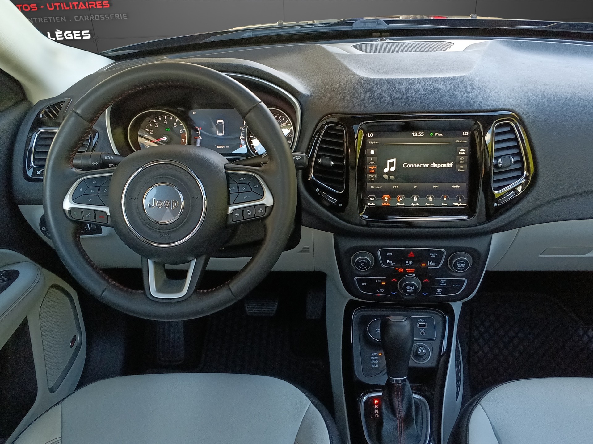 JEEP Compass 1.4 Turbo Limited AWD 9ATX-image-12