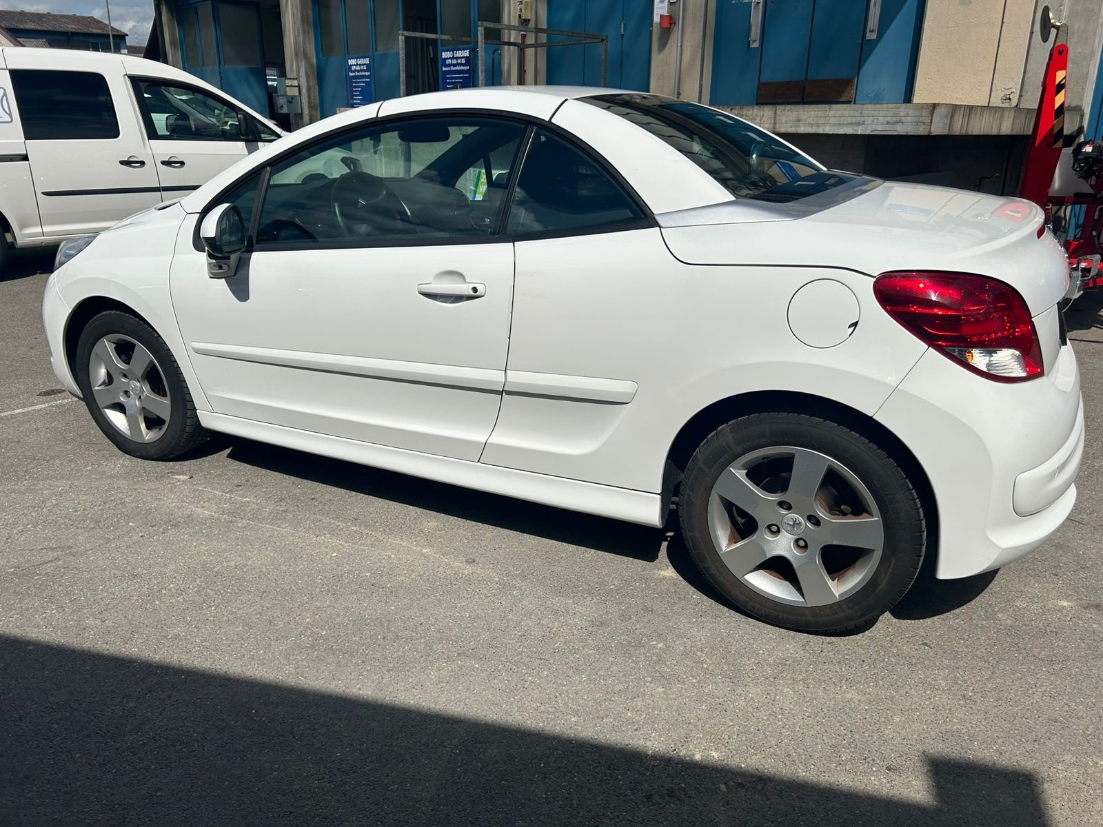 PEUGEOT 207 CC 1.6 16V Allure Automatic-image-14