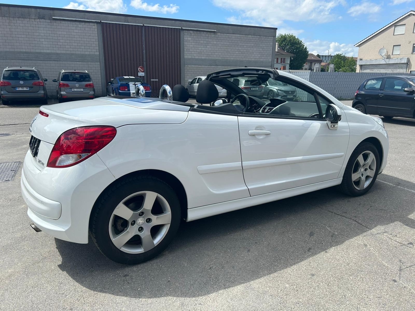 PEUGEOT 207 CC 1.6 16V Allure Automatic-image-4