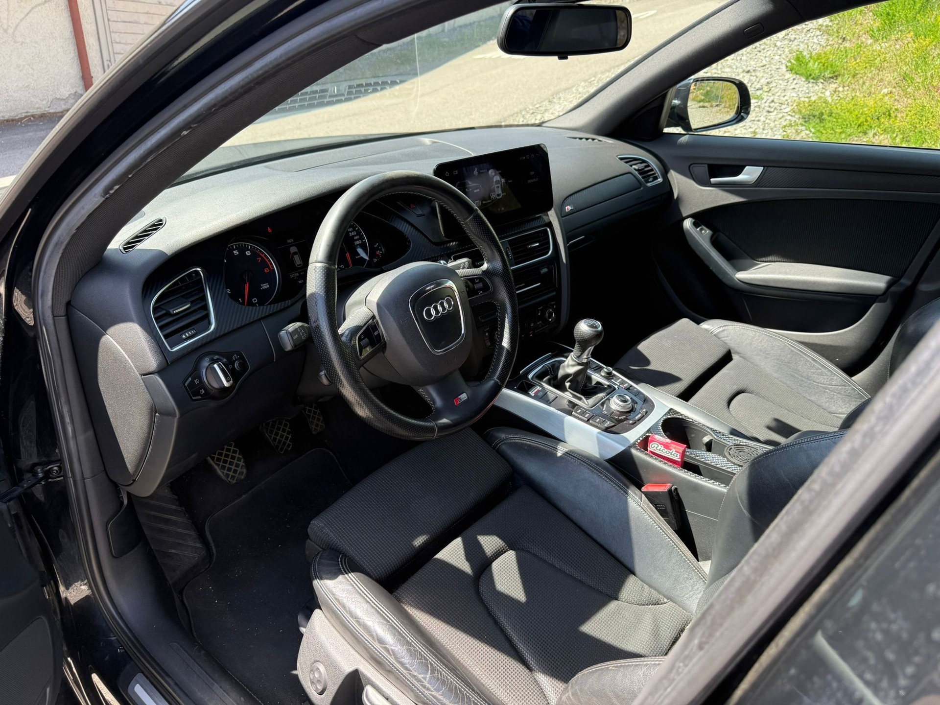 AUDI A4 Avant 2.0 TFSI Style-image-8