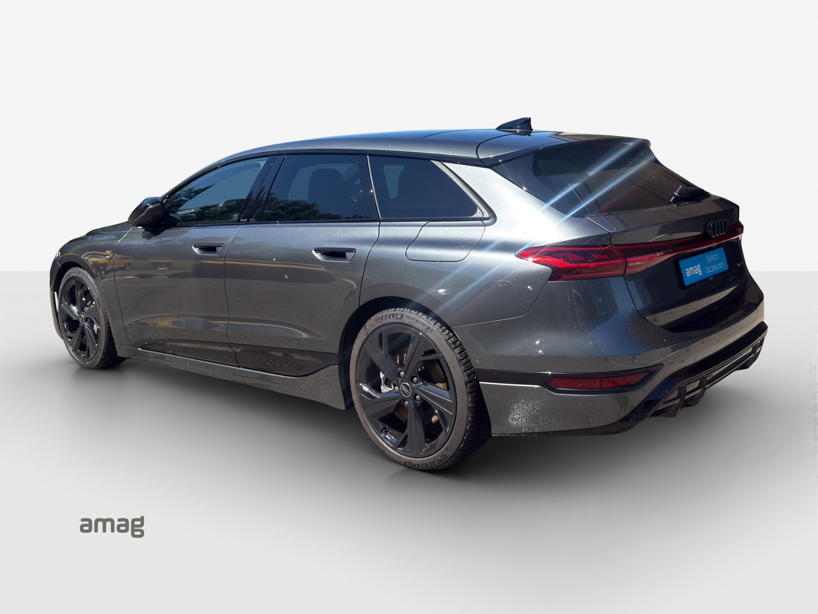 AUDI A6 Avant e-tron quattro-showroom-element-2