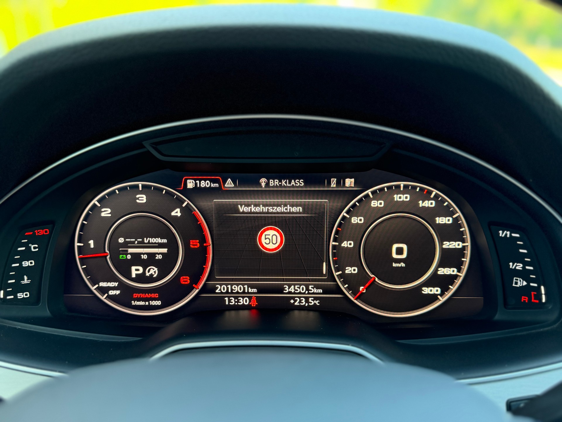 AUDI Q7 3.0 TDI quattro tiptronic S-Line-image-24