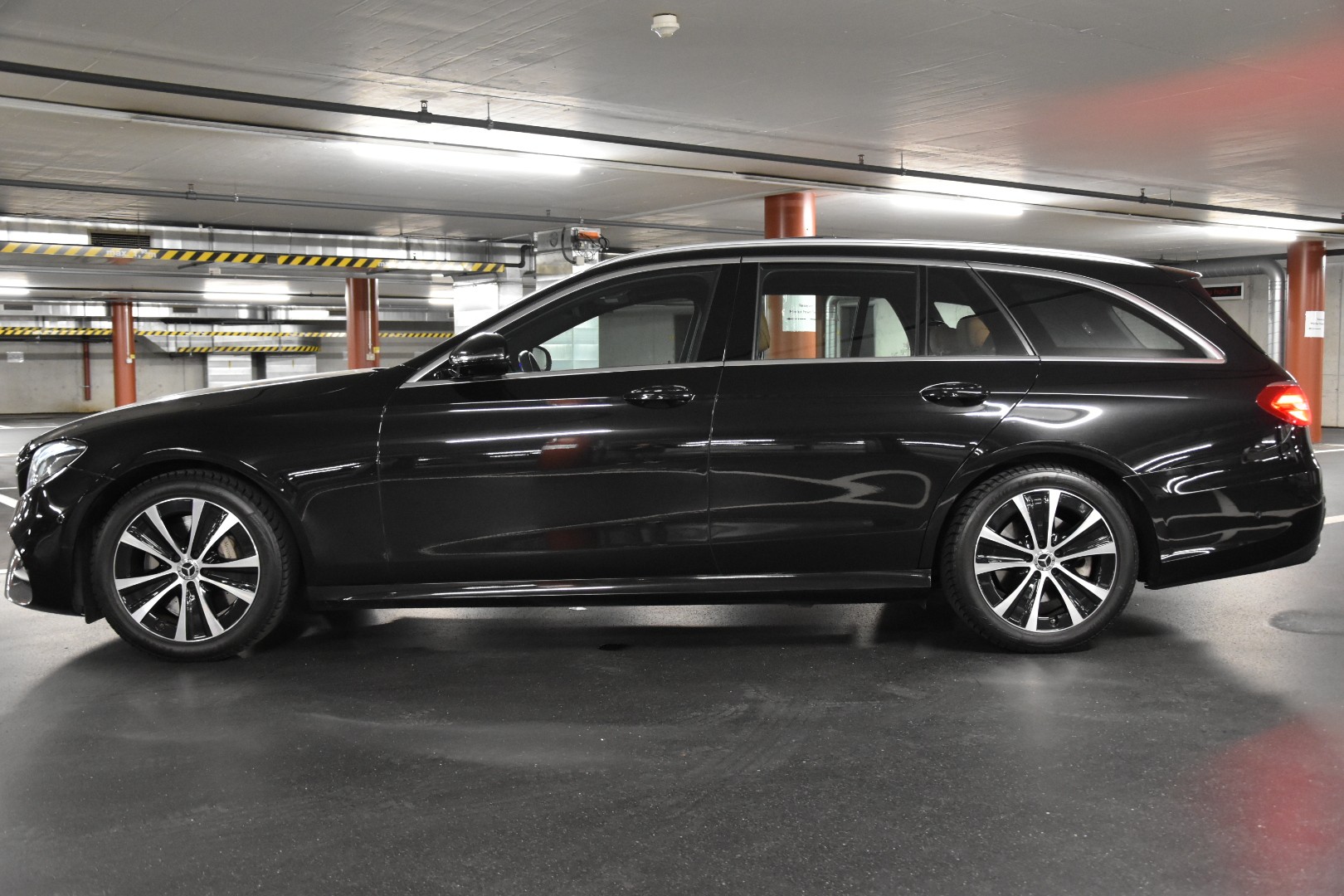 MERCEDES-BENZ E 350 d Avantgarde 4Matic 9G-Tronic-image-4