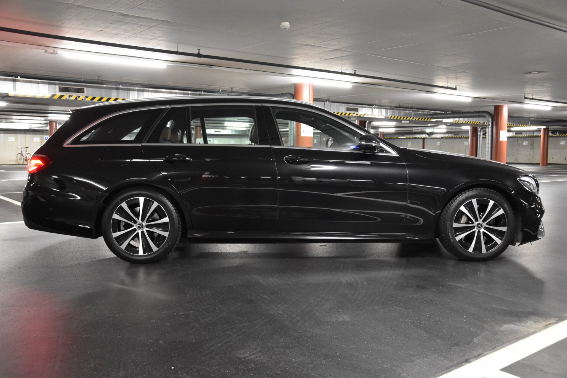 MERCEDES-BENZ E 350 d Avantgarde 4Matic 9G-Tronic-image-11