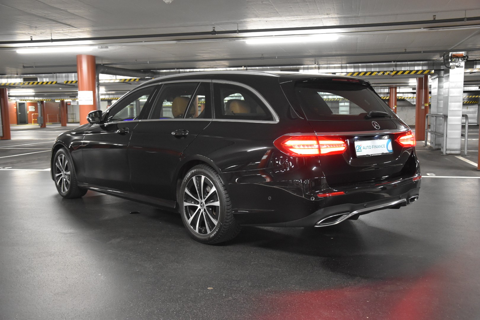 MERCEDES-BENZ E 350 d Avantgarde 4Matic 9G-Tronic-image-5