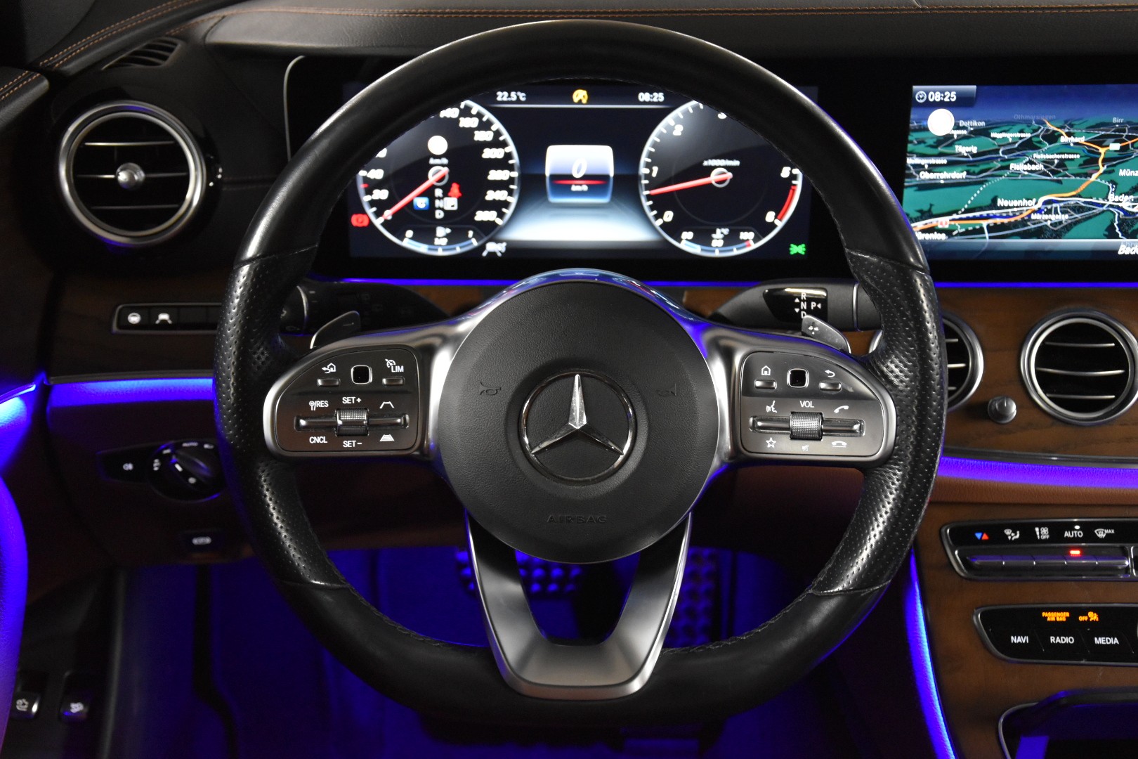 MERCEDES-BENZ E 350 d Avantgarde 4Matic 9G-Tronic-image-15