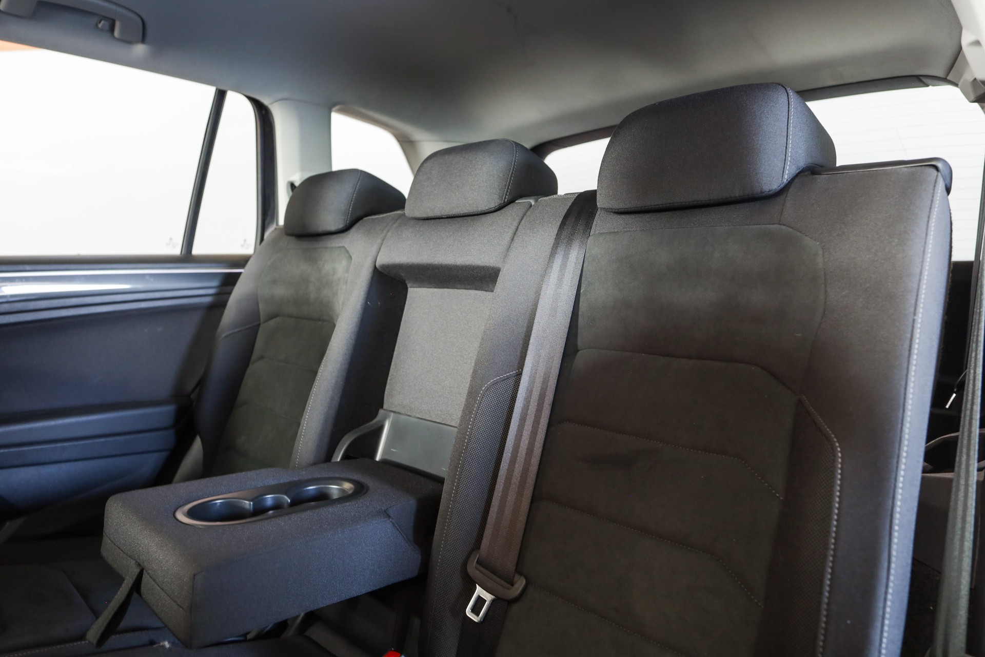 VW Tiguan Allspace 2.0TSI Highline 4Motion DSG-image-12