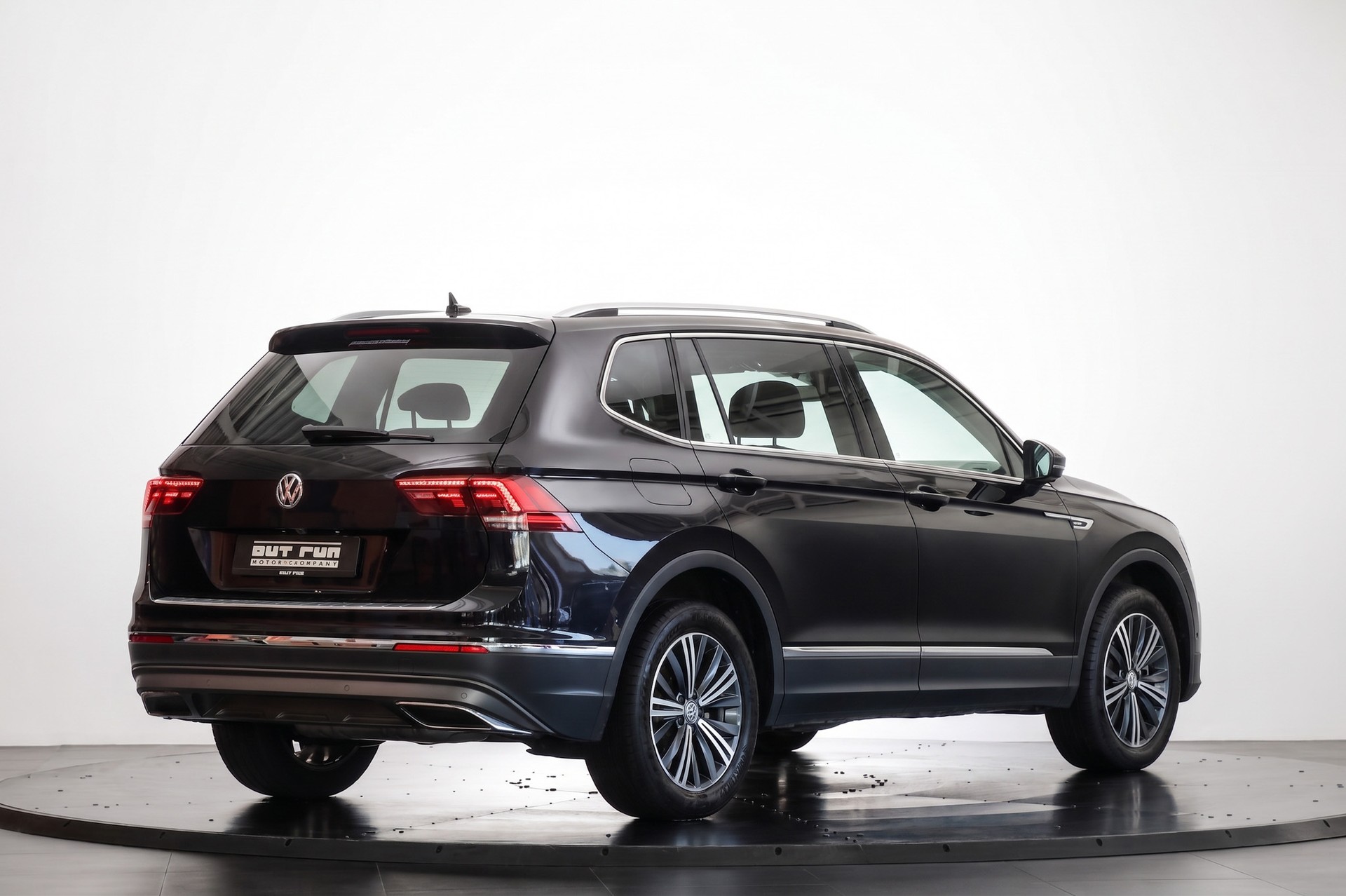 VW Tiguan Allspace 2.0TSI Highline 4Motion DSG-image-5
