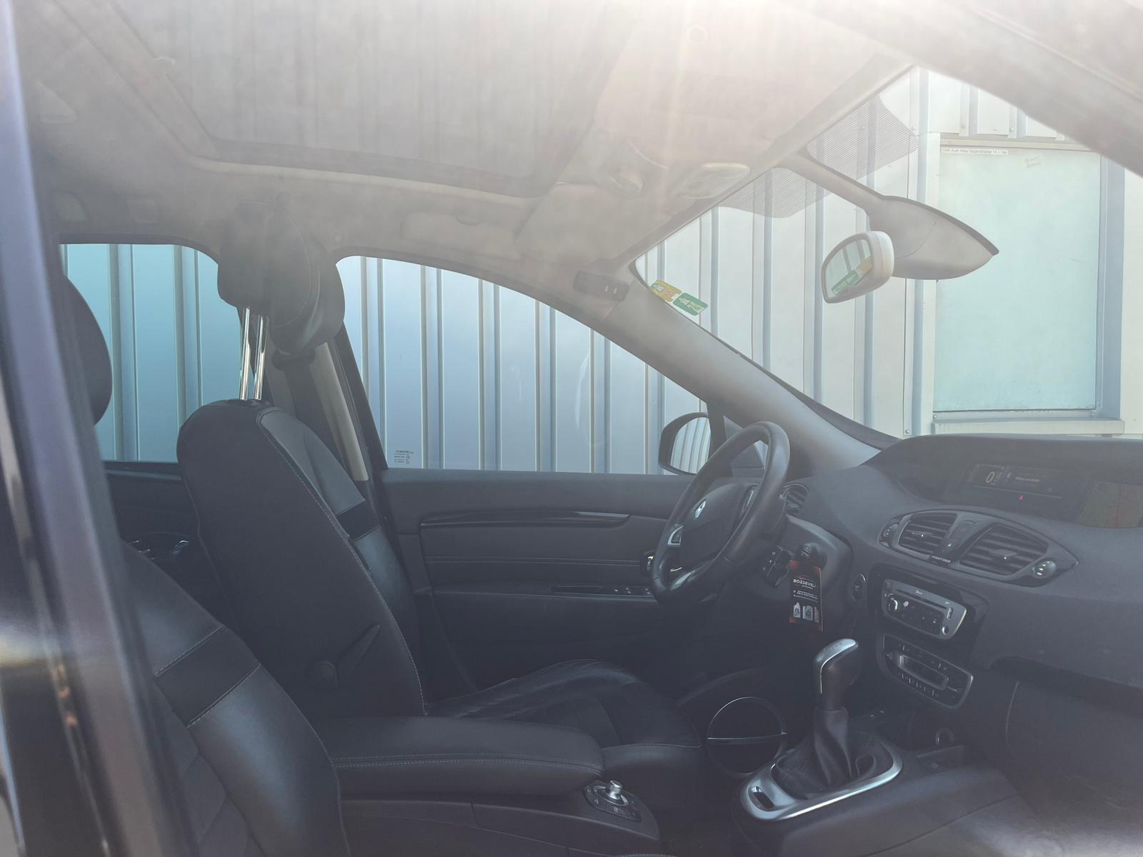 RENAULT Grand Scénic 2.0 dCi Privilège Automatic-image-6