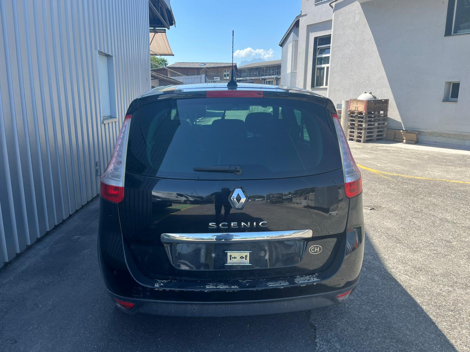 RENAULT Grand Scénic 2.0 dCi Privilège Automatic-image-4