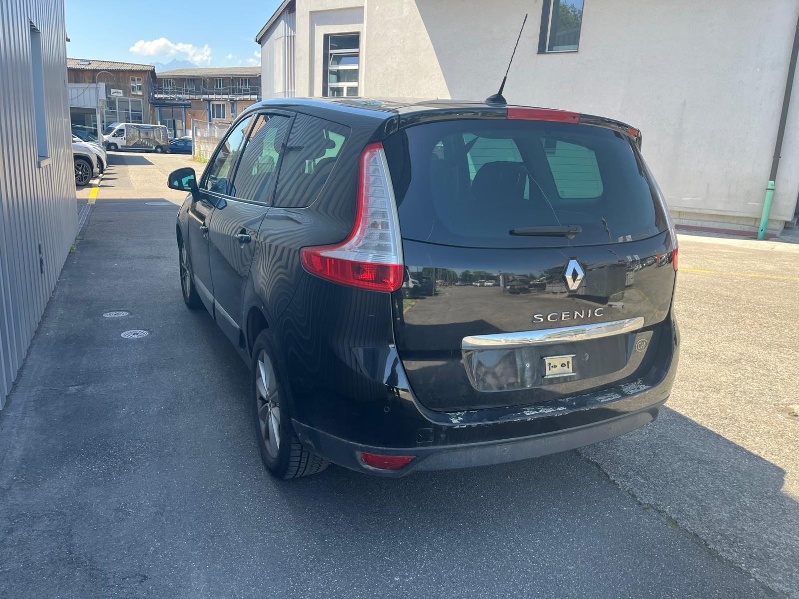 RENAULT Grand Scénic 2.0 dCi Privilège Automatic-image-5