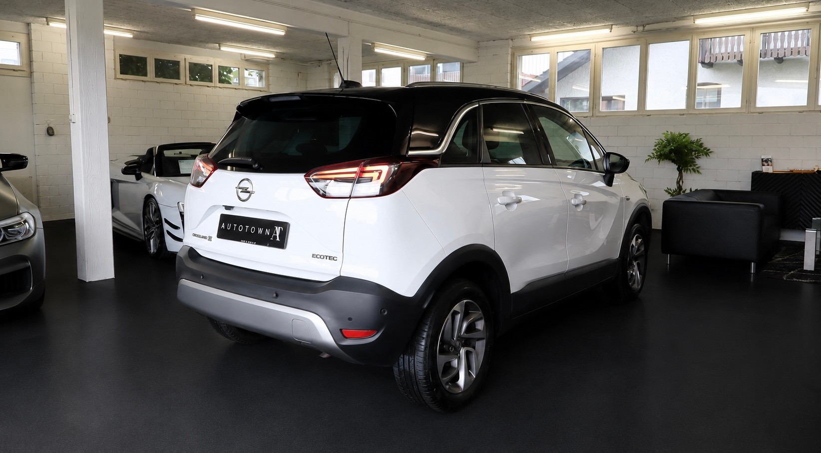 OPEL Crossland X 1.2 T eTEC Enjoy S/S-image-1
