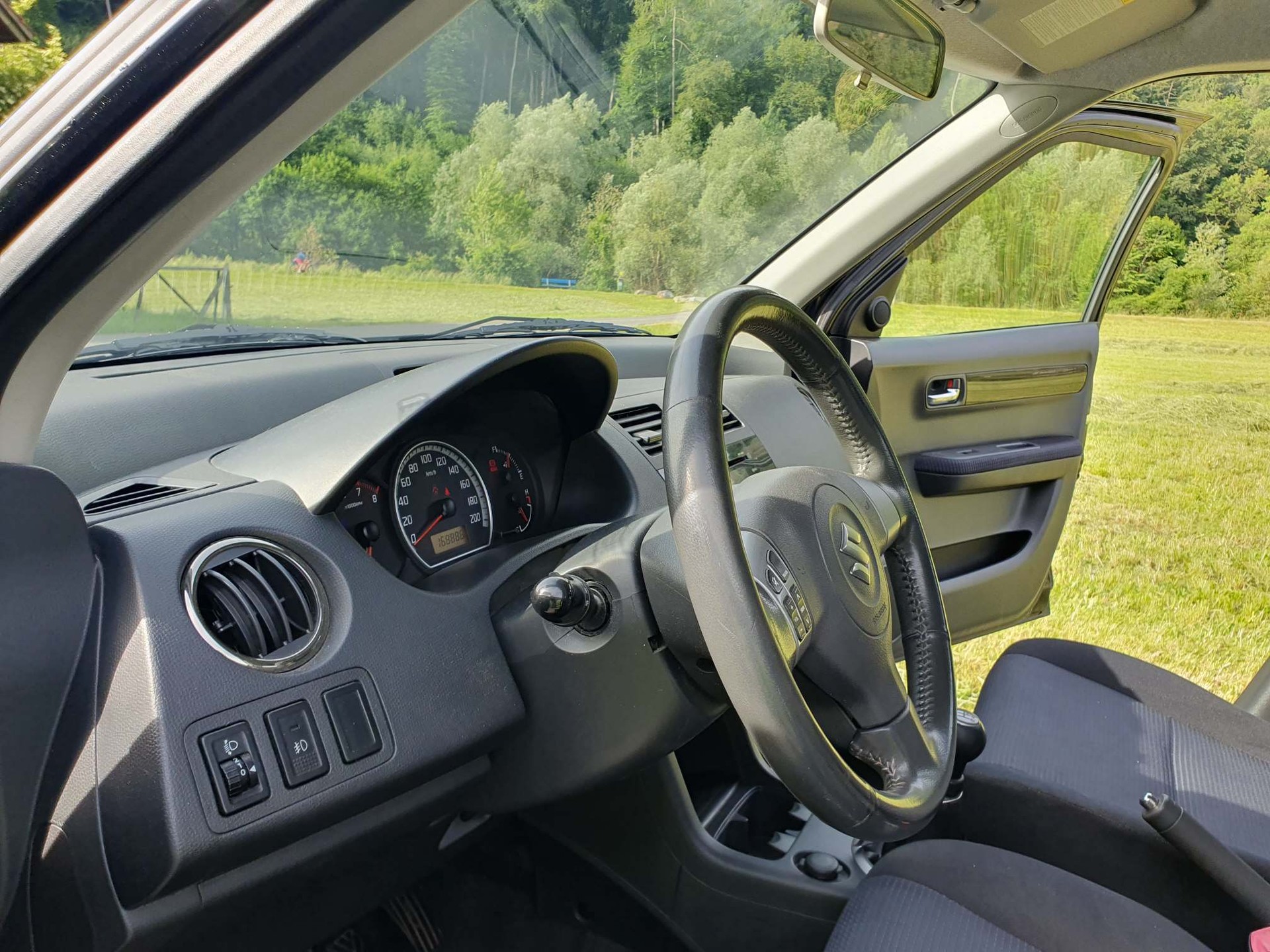 SUZUKI Swift 1.3 GL Top Piz Sulai 4WD-image-7