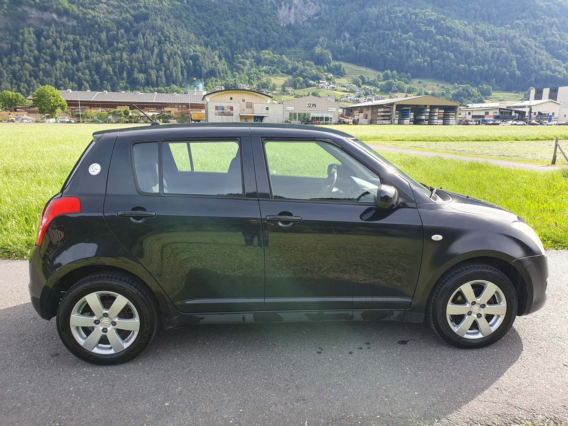 SUZUKI Swift 1.3 GL Top Piz Sulai 4WD-image-6
