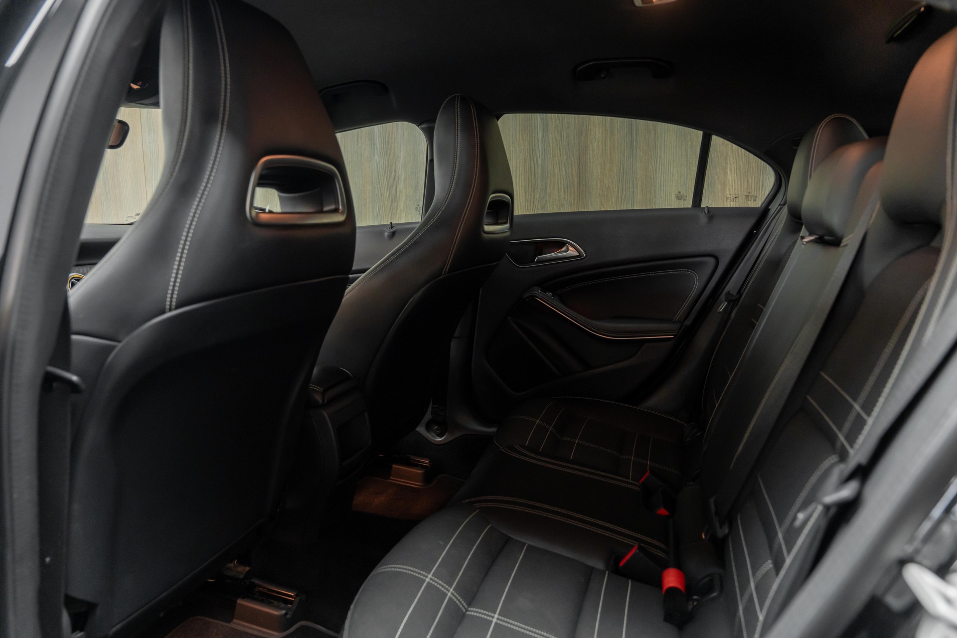 MERCEDES-BENZ A 180 Urban 7G-DCT-image-7