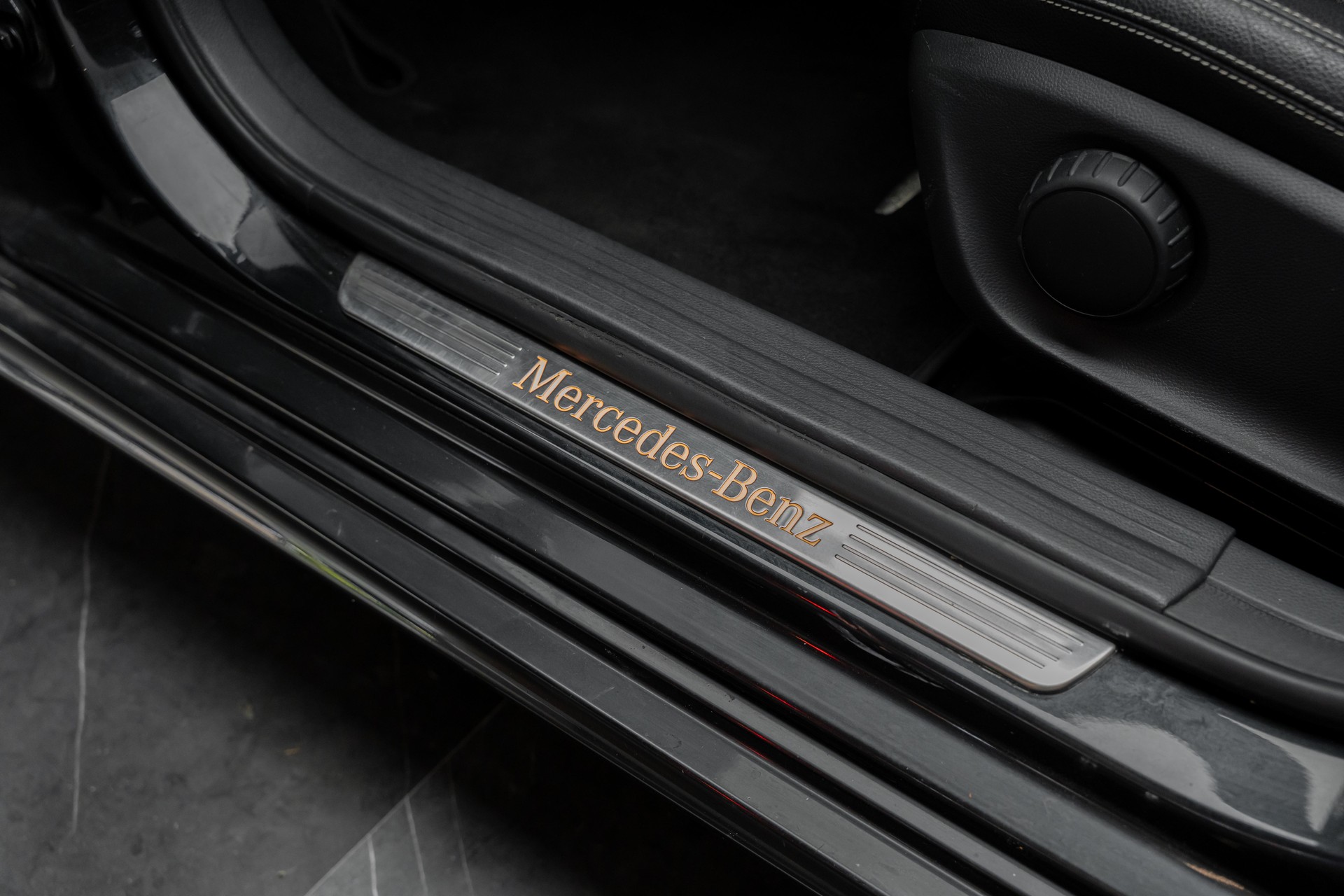 MERCEDES-BENZ A 180 Urban 7G-DCT-image-19