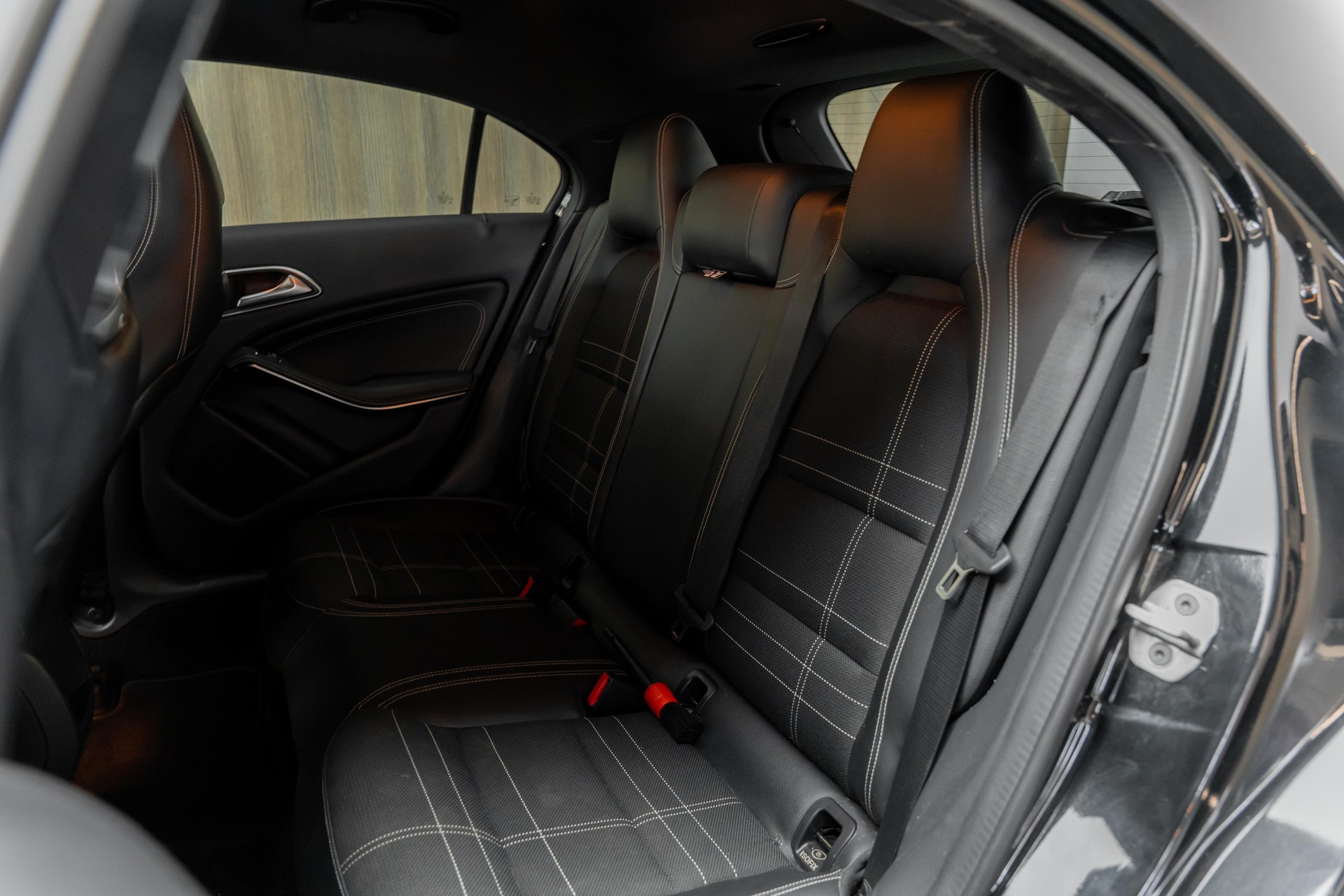 MERCEDES-BENZ A 180 Urban 7G-DCT-image-8