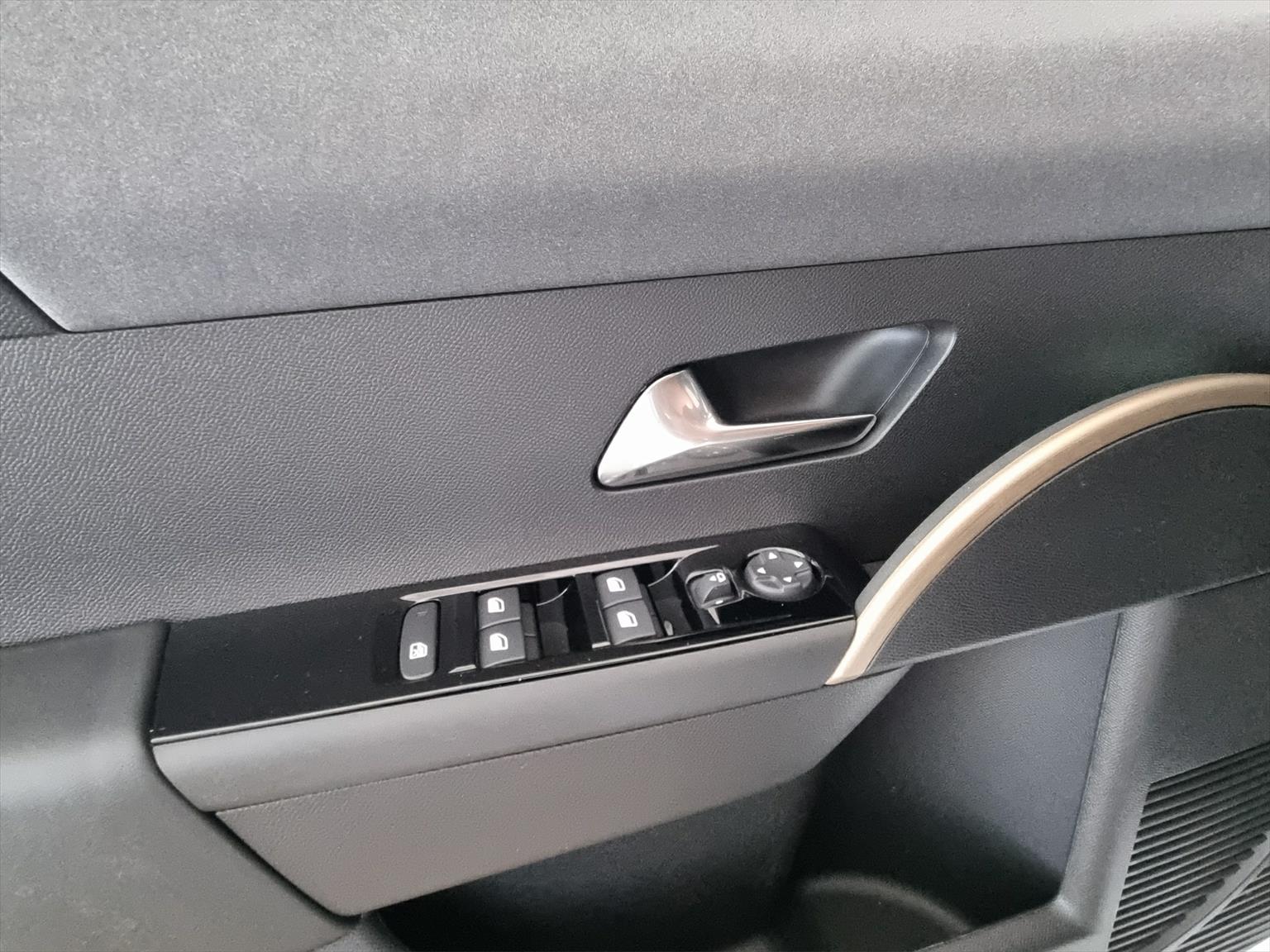 LANCIA Ypsilon Elektro 156 LX-image-11