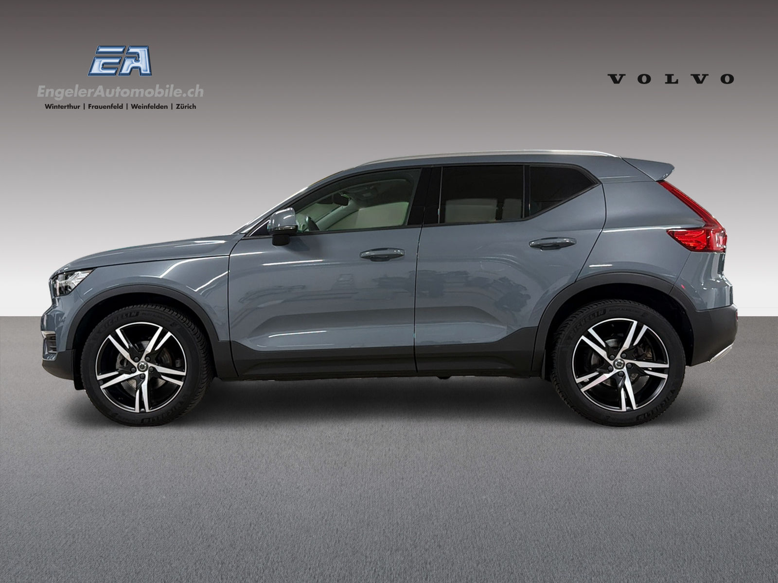VOLVO XC40 1.5 T3 Momentum-showroom-element-2