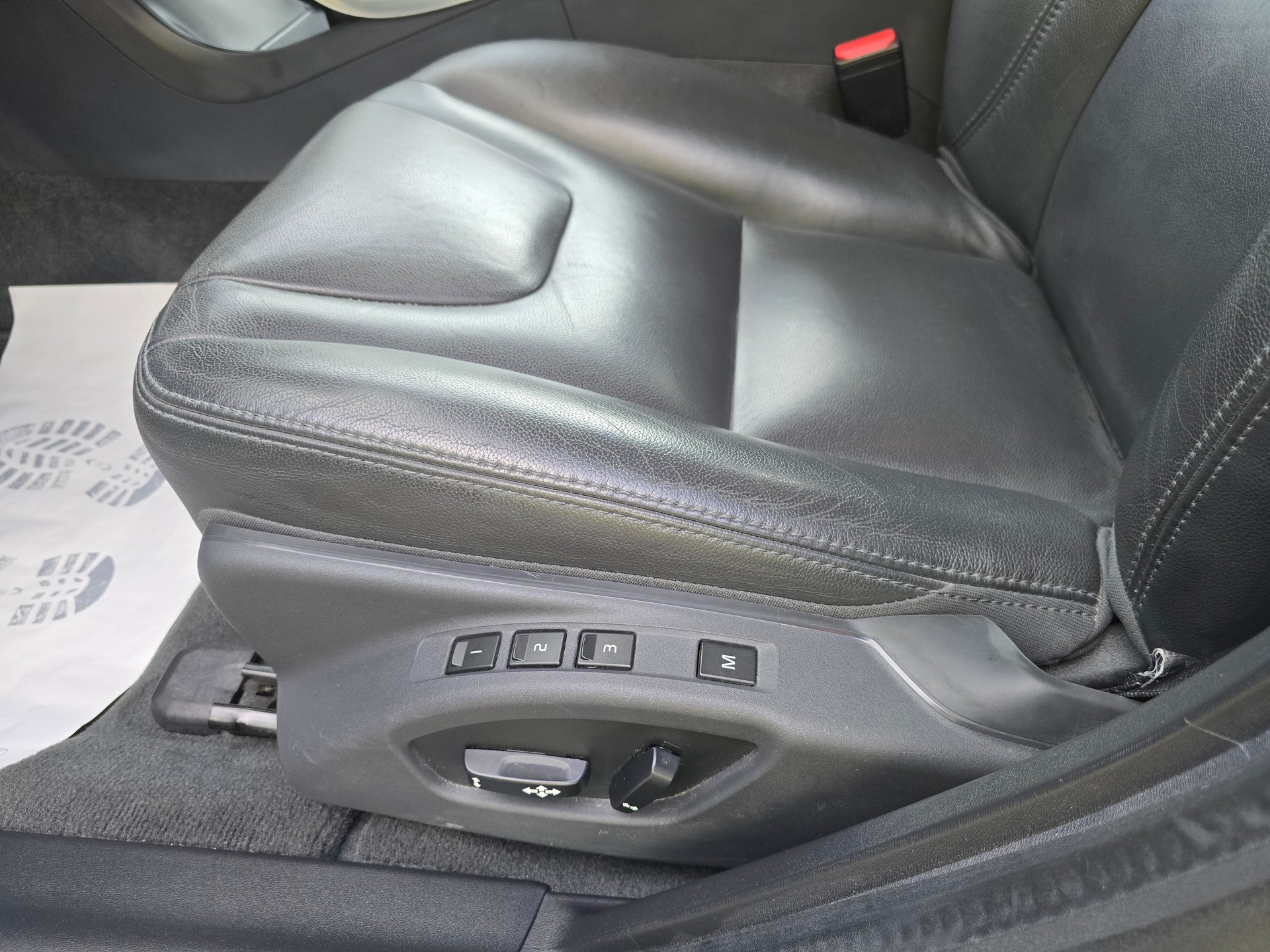 VOLVO V60 D4 AWD Momentum Geartronic-image-11