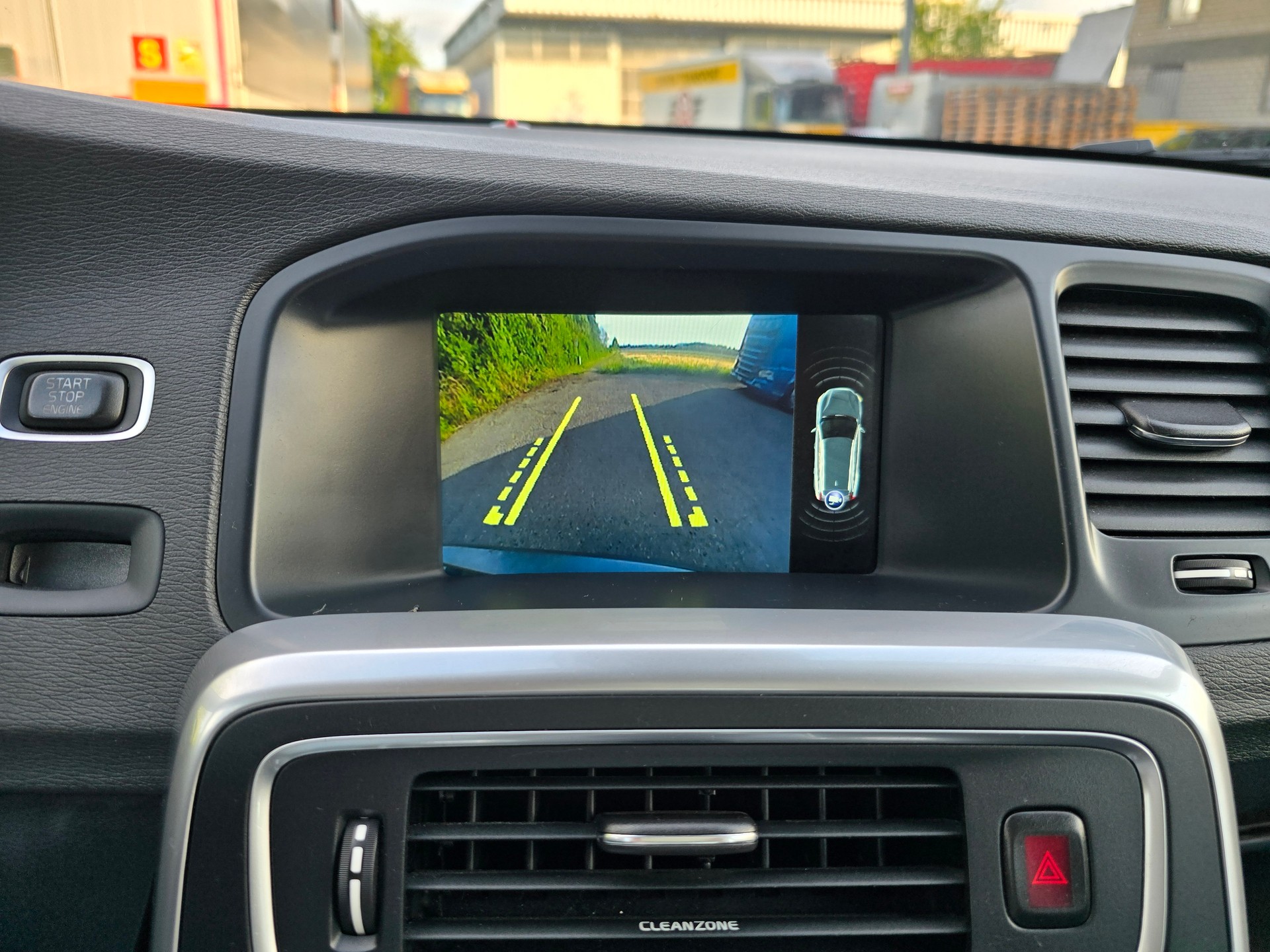 VOLVO V60 D4 AWD Momentum Geartronic-image-21