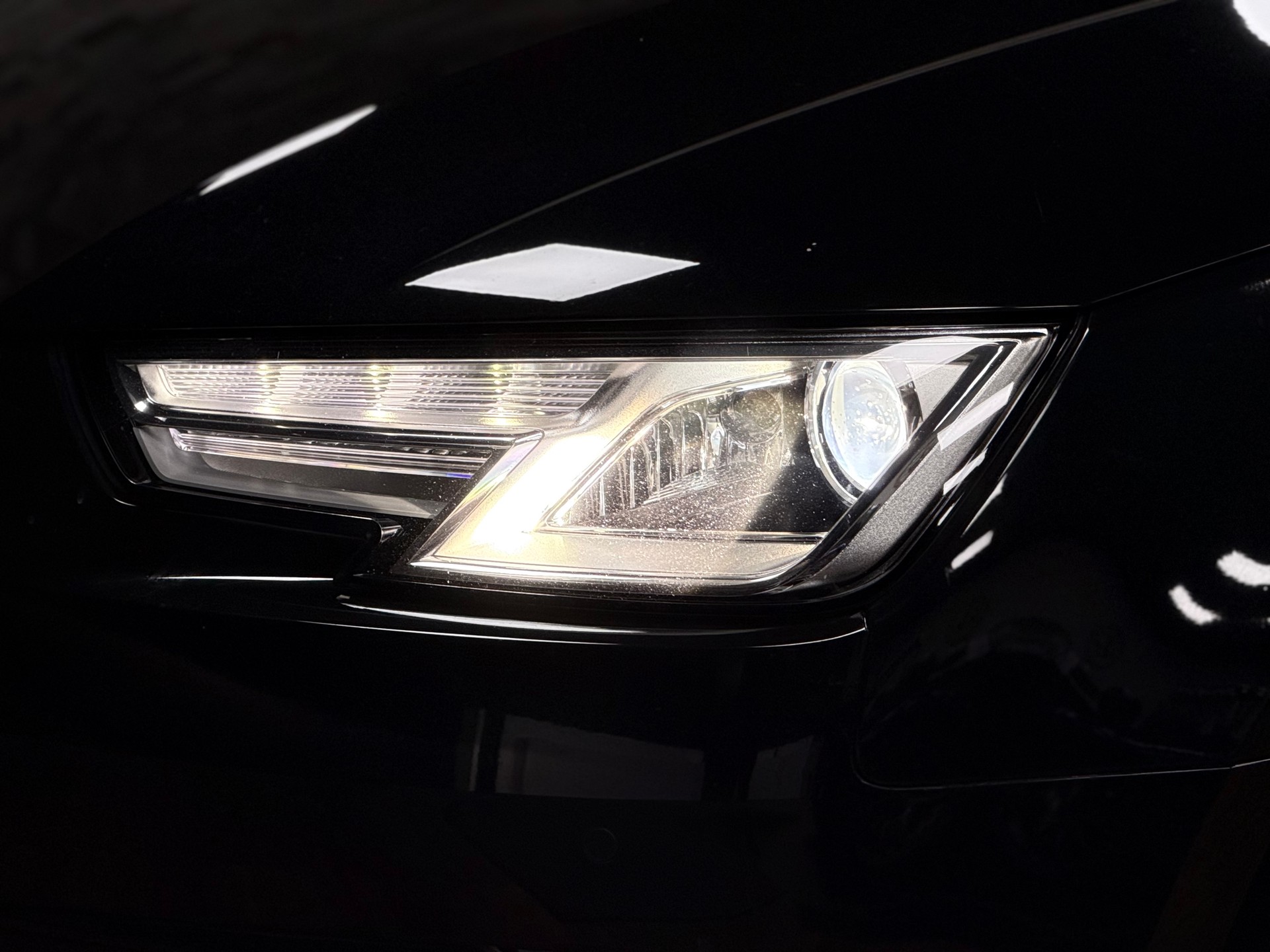 AUDI A4 Limousine 2.0 TFSI Sport S-tronic-image-7