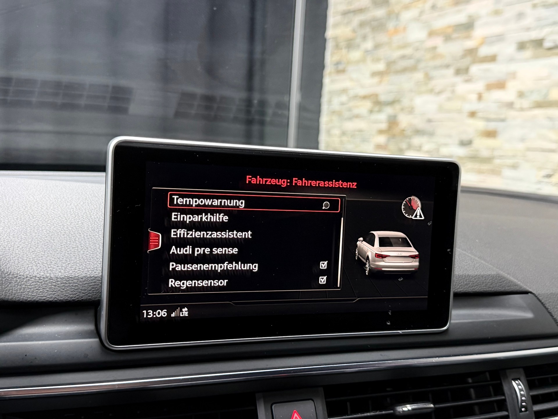 AUDI A4 Limousine 2.0 TFSI Sport S-tronic-image-19