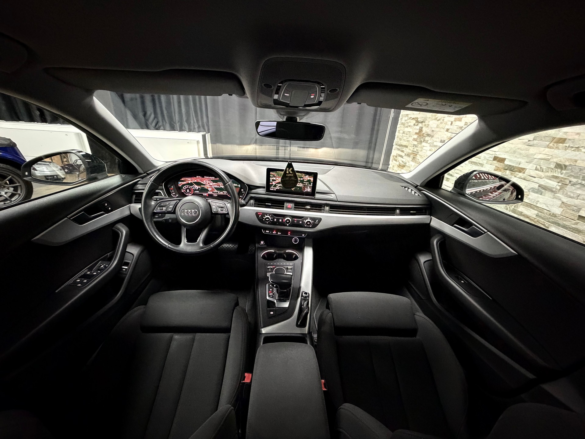 AUDI A4 Limousine 2.0 TFSI Sport S-tronic-image-22
