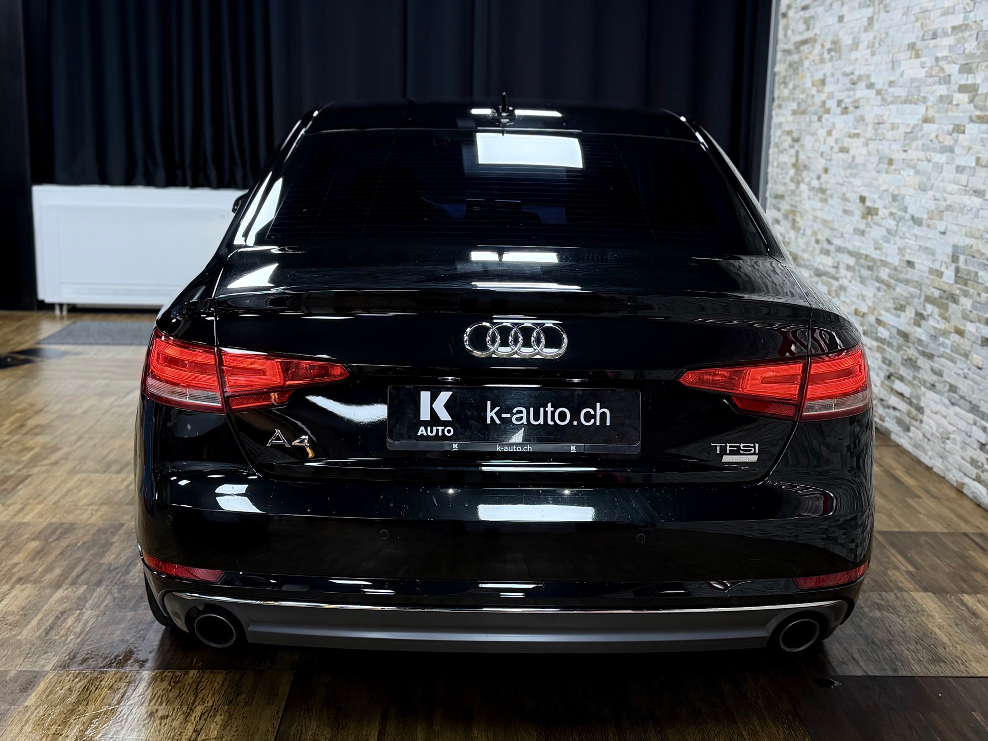 AUDI A4 Limousine 2.0 TFSI Sport S-tronic-showroom-element-3