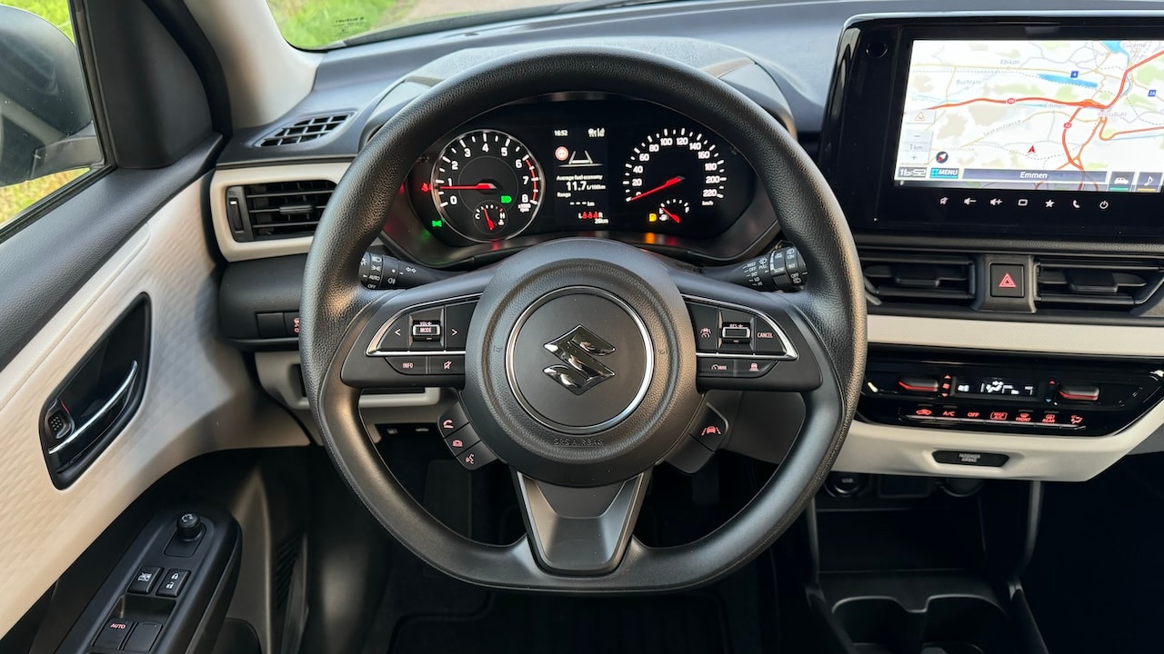 SUZUKI NEW SWIFT 1.2 COMPACT HYBRID 4X4-image-12