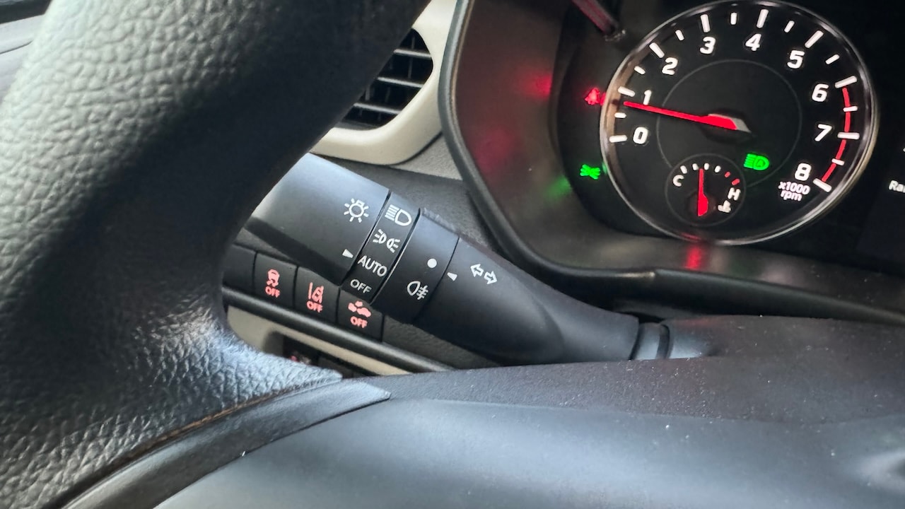 SUZUKI NEW SWIFT 1.2 COMPACT HYBRID 4X4-image-16