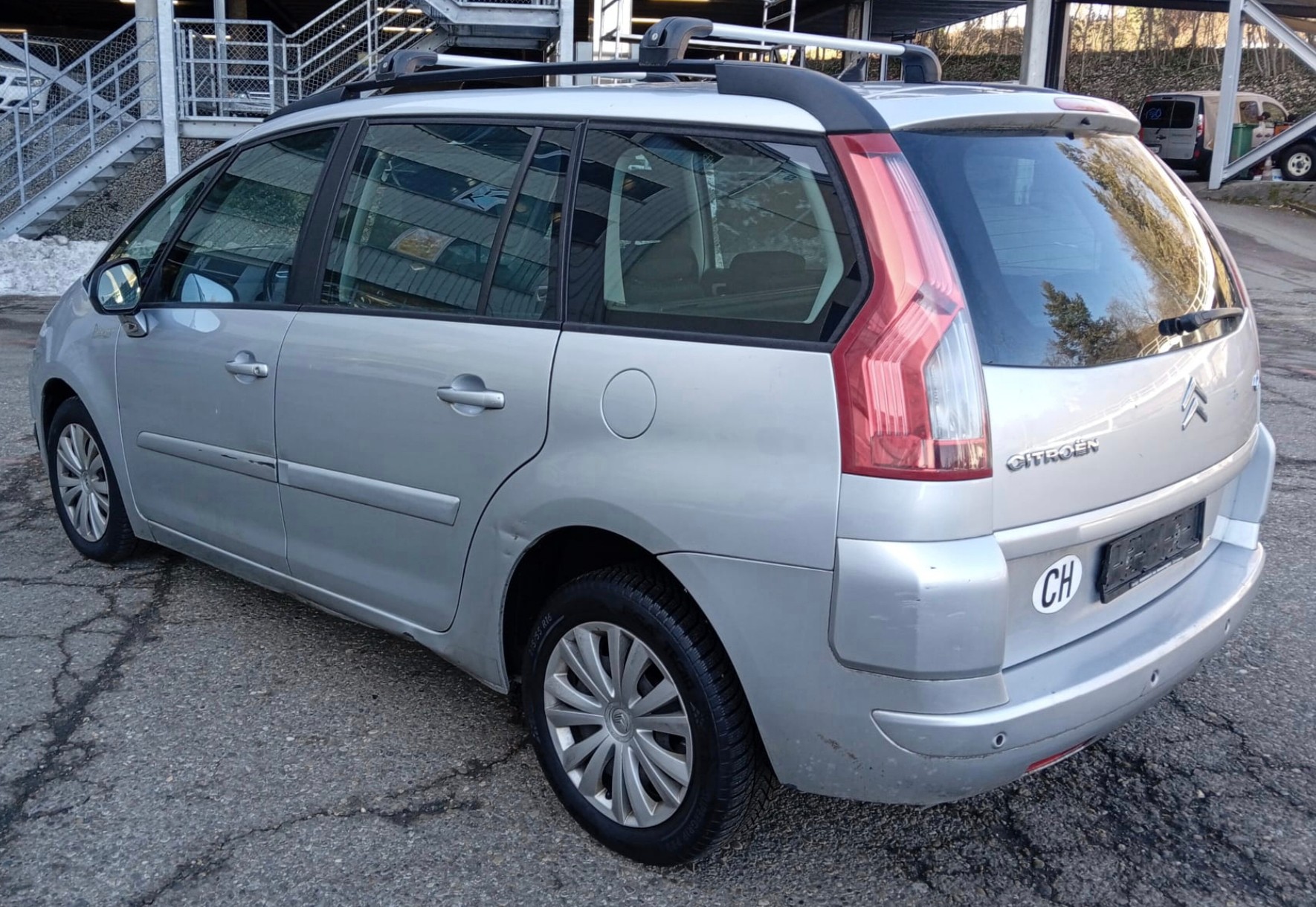 CITROEN Grand C4 Picasso 1.6 HDI 16V Dynamique-image-4