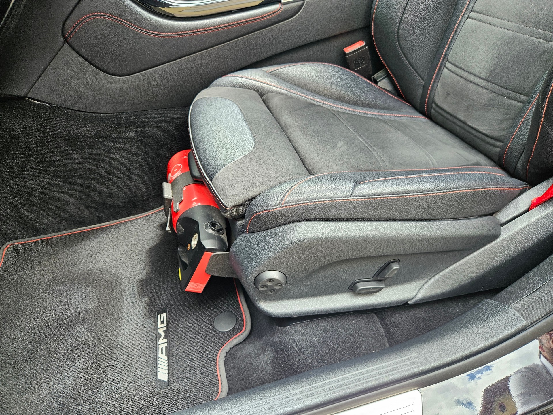 MERCEDES-BENZ GLC 43 AMG 4m-image-11