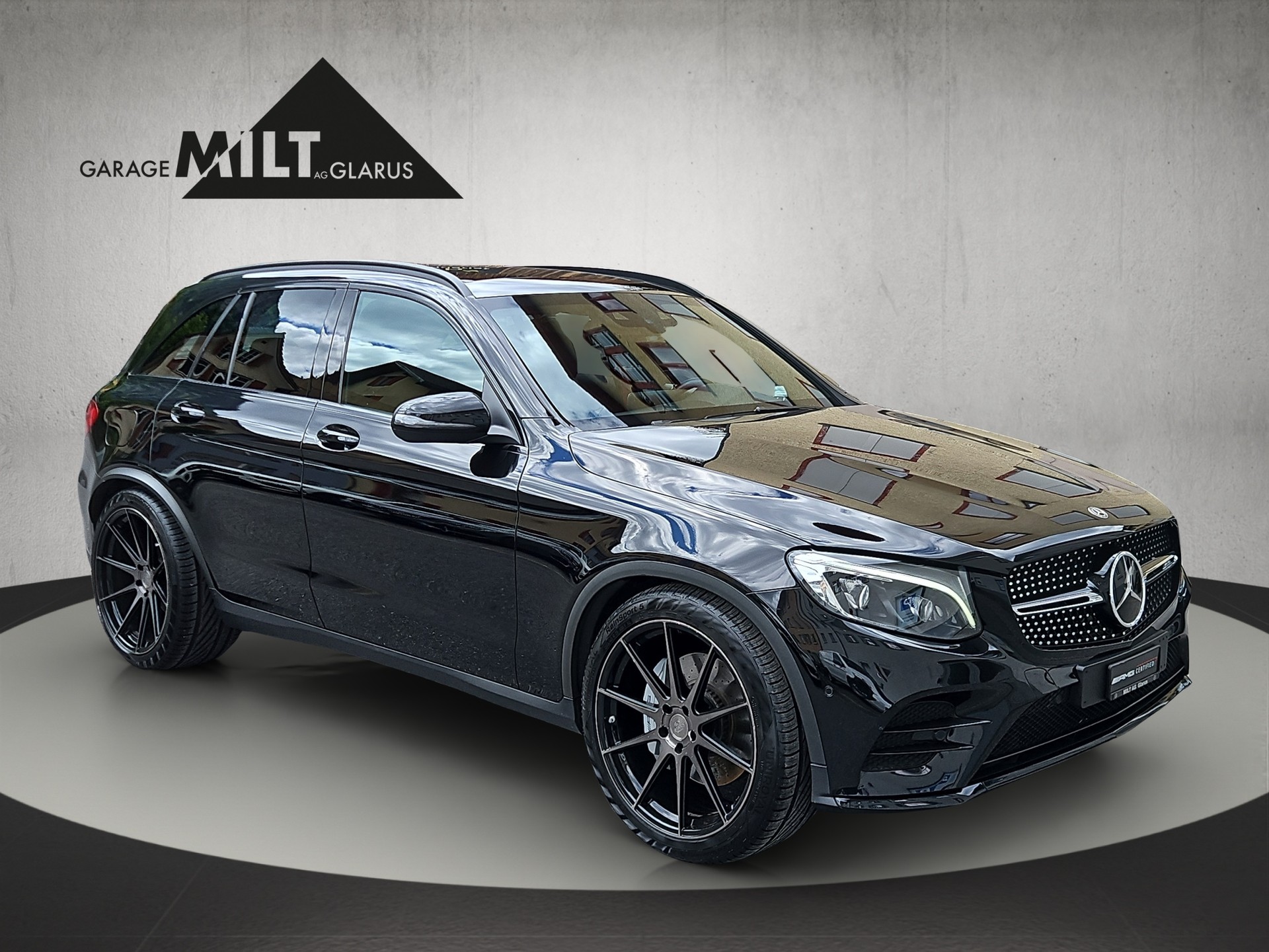 MERCEDES-BENZ GLC 43 AMG 4m-showroom-element-1