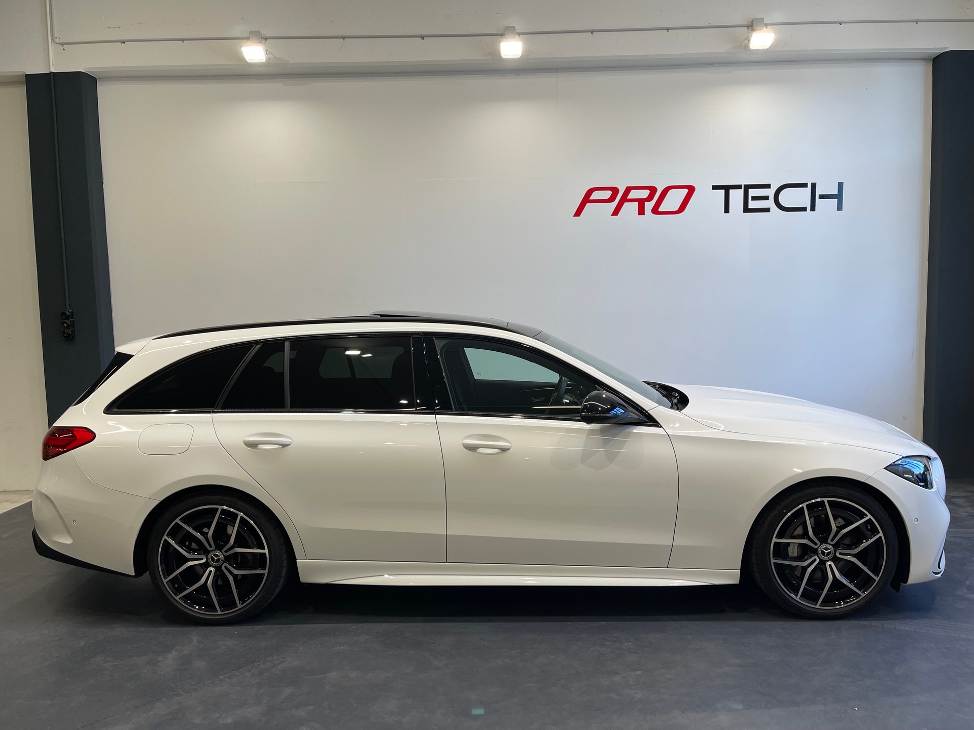 MERCEDES-BENZ C 300 T 4Matic AMG Line *GARANTIE MB BIS 04.2027*-image-5
