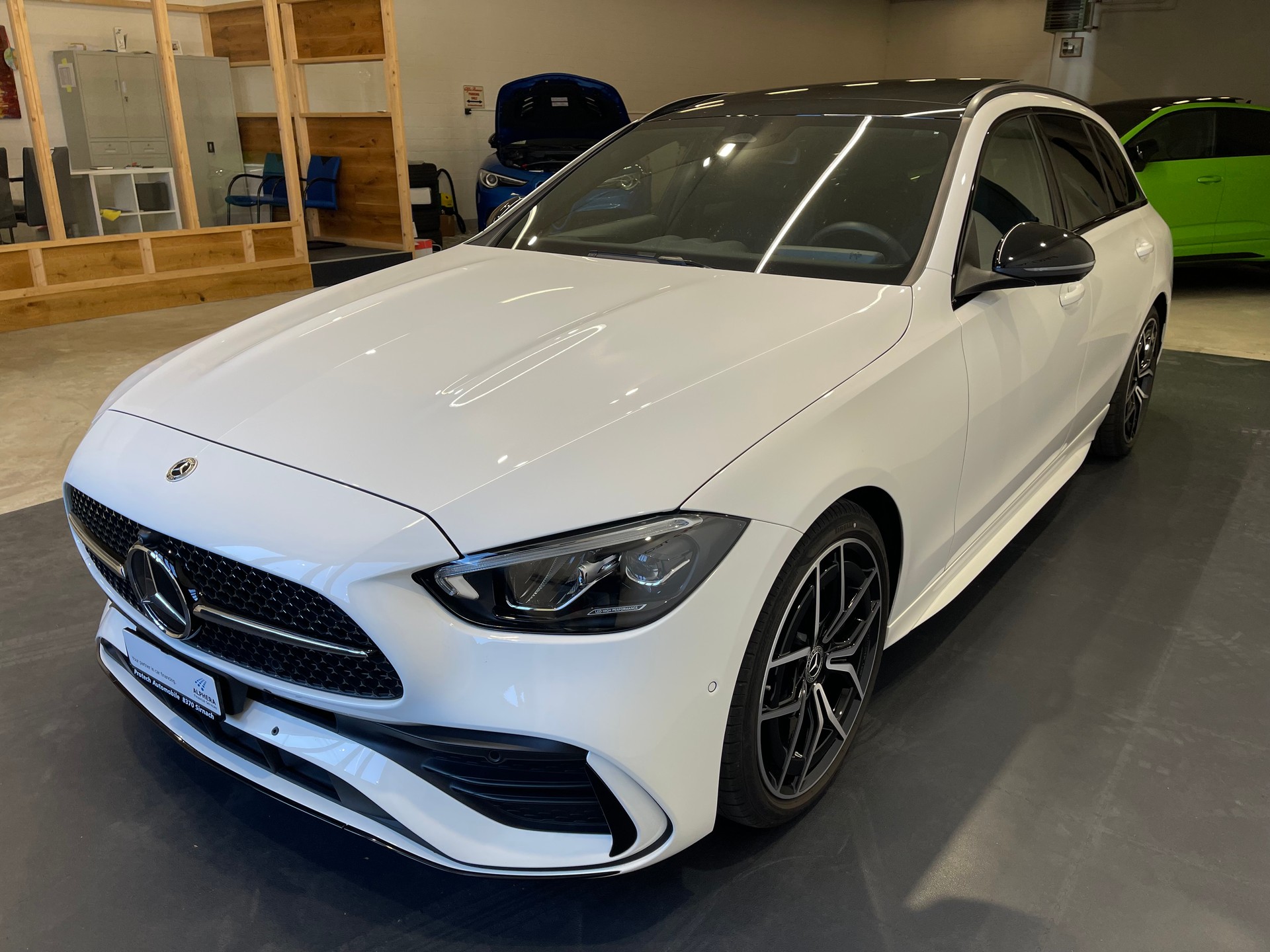 MERCEDES-BENZ C 300 T 4Matic AMG Line *GARANTIE MB BIS 04.2027*-showroom-element-3