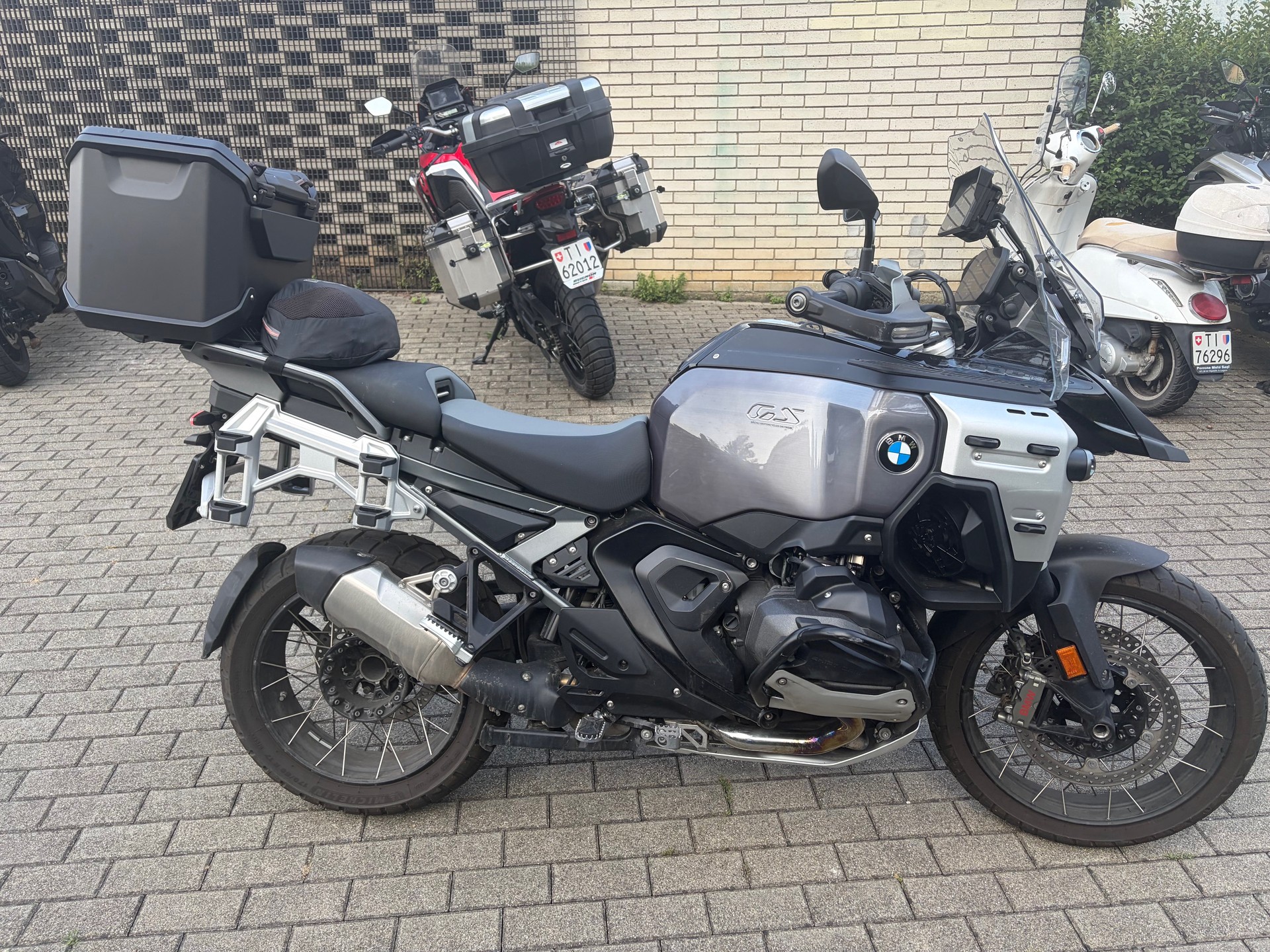 BMW R 1300 GS Adventure-image-3