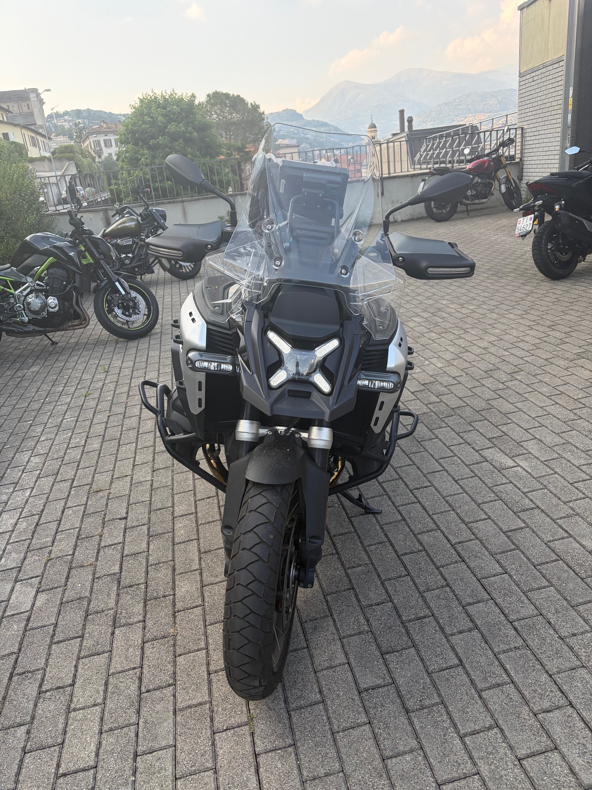 BMW R 1300 GS Adventure-image-2