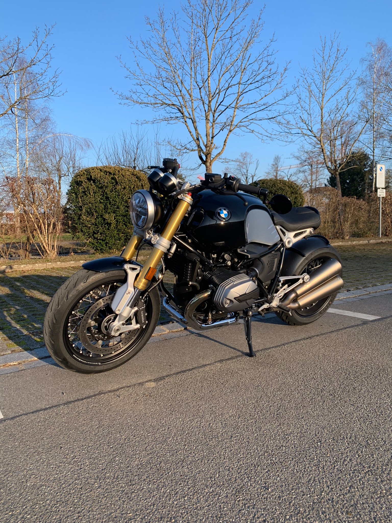BMW R nineT-image-0