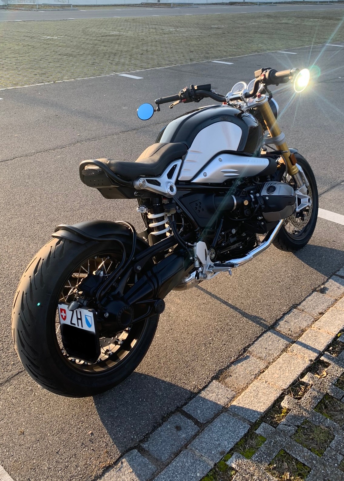BMW R nineT-image-2