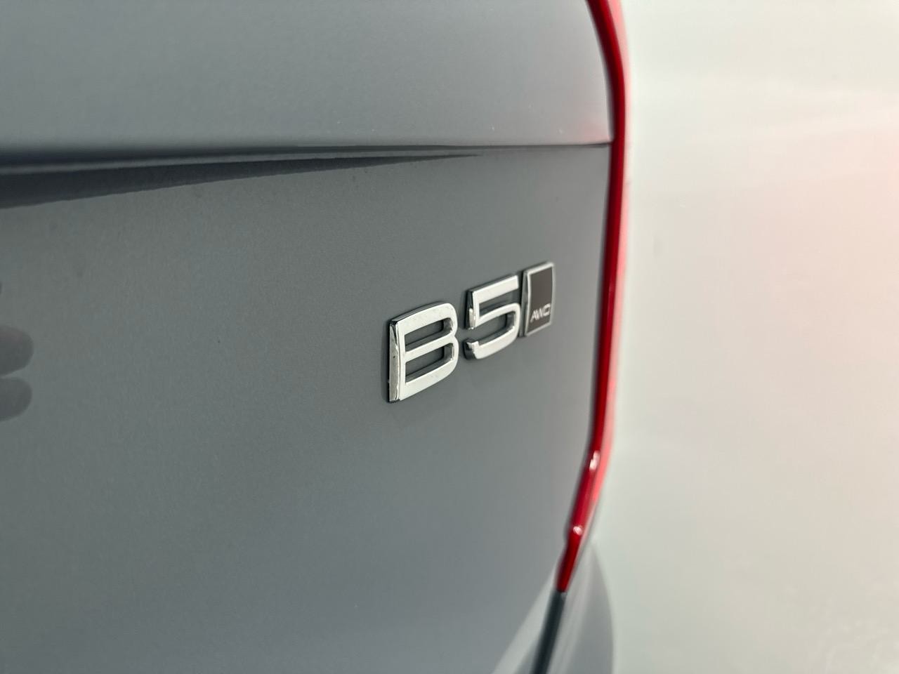 VOLVO XC90 B5 Diesel Mild Hybrid AWD Plus Dark Geartronic-image-18