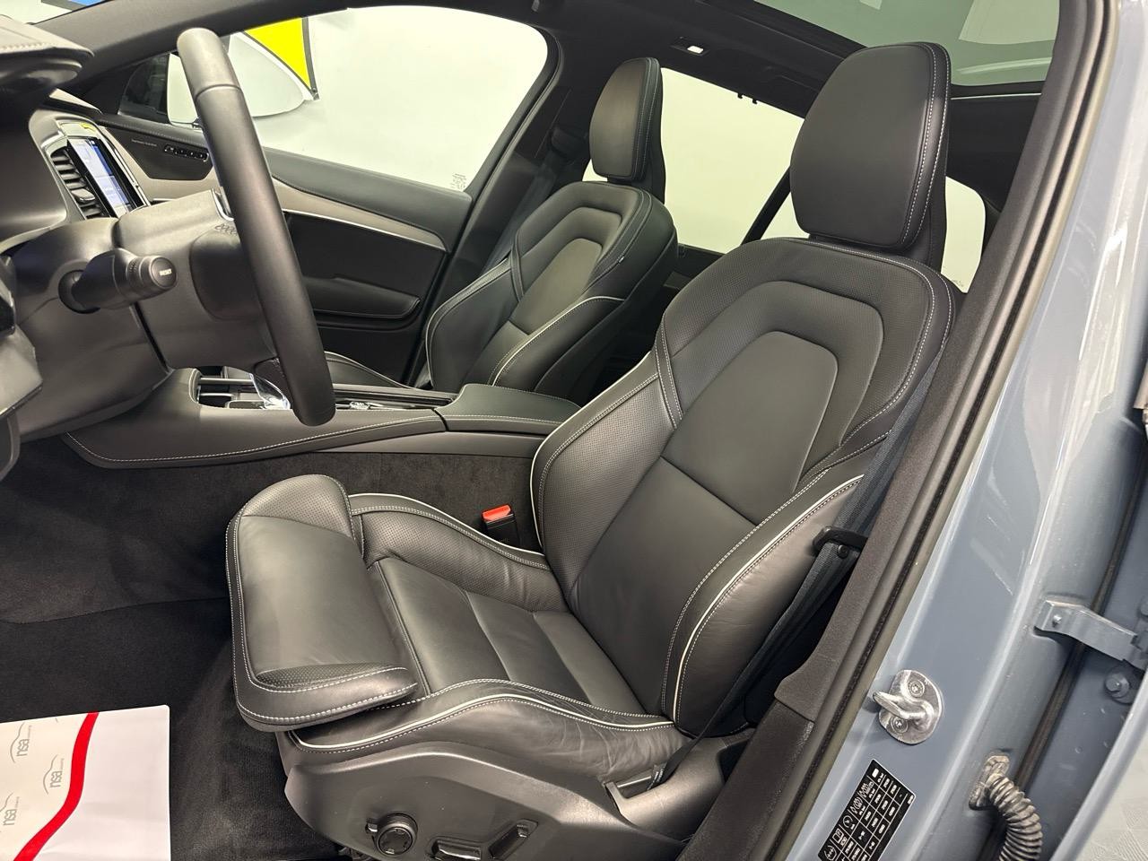 VOLVO XC90 B5 Diesel Mild Hybrid AWD Plus Dark Geartronic-showroom-element-3