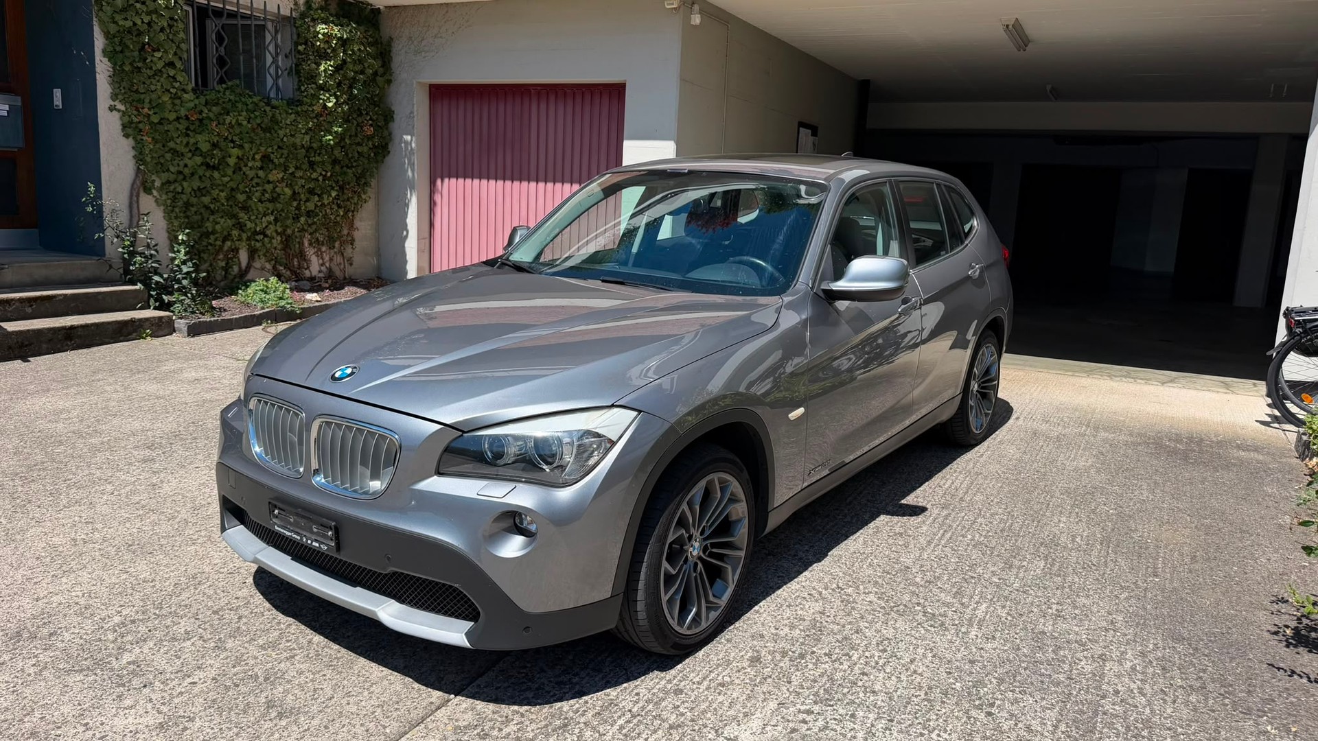 BMW X1 xDrive 28i Steptronic-image-2